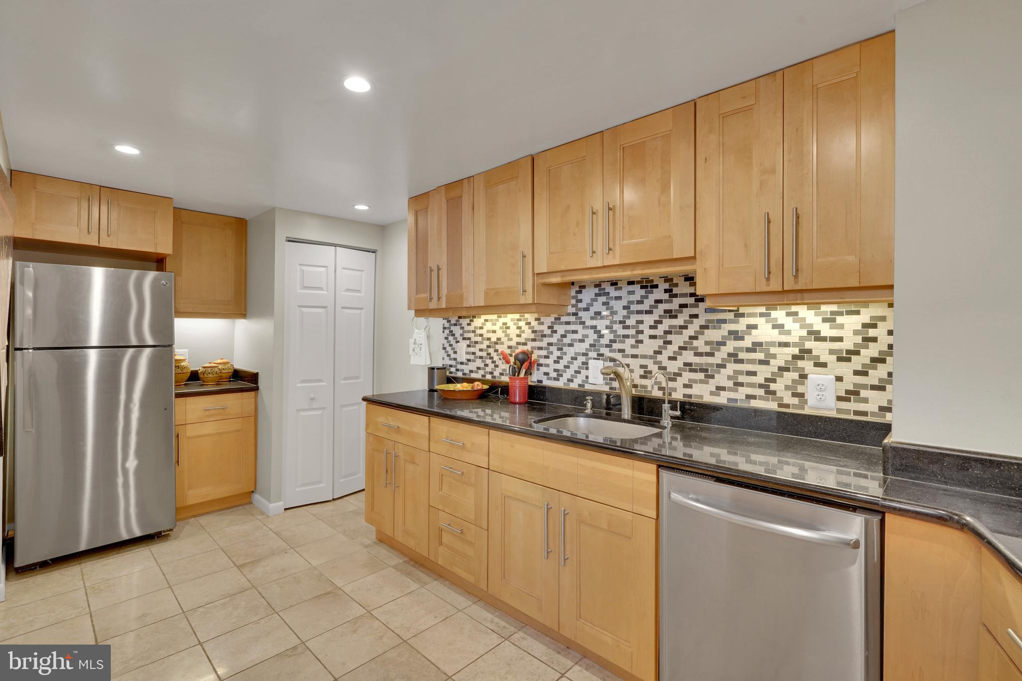 THE ELIZABETH - Residential