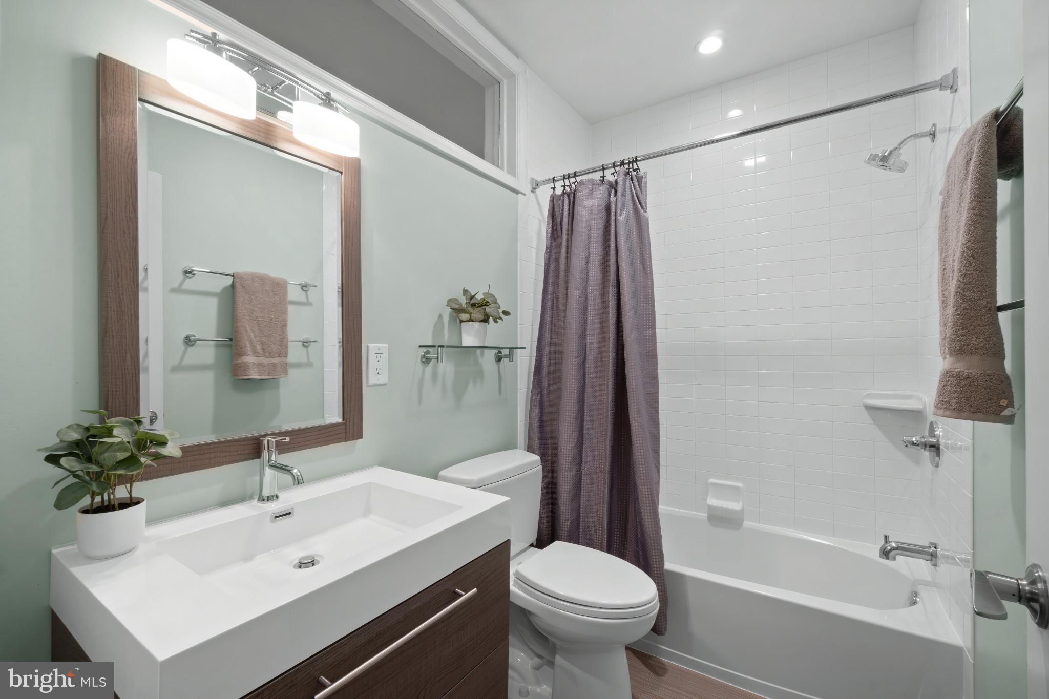 MOUNT WASHINGTON - Residential