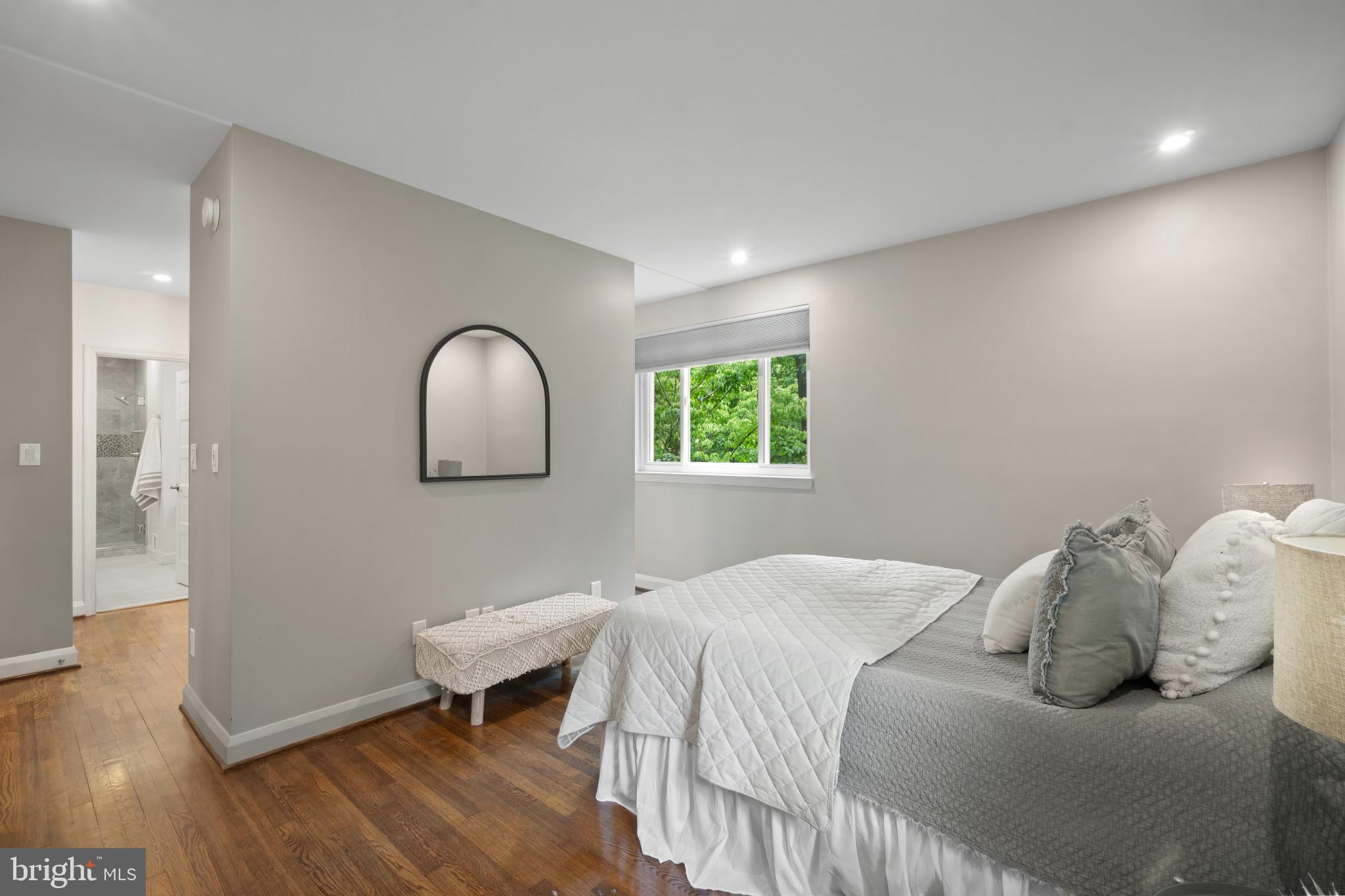 MOUNT WASHINGTON - Residential
