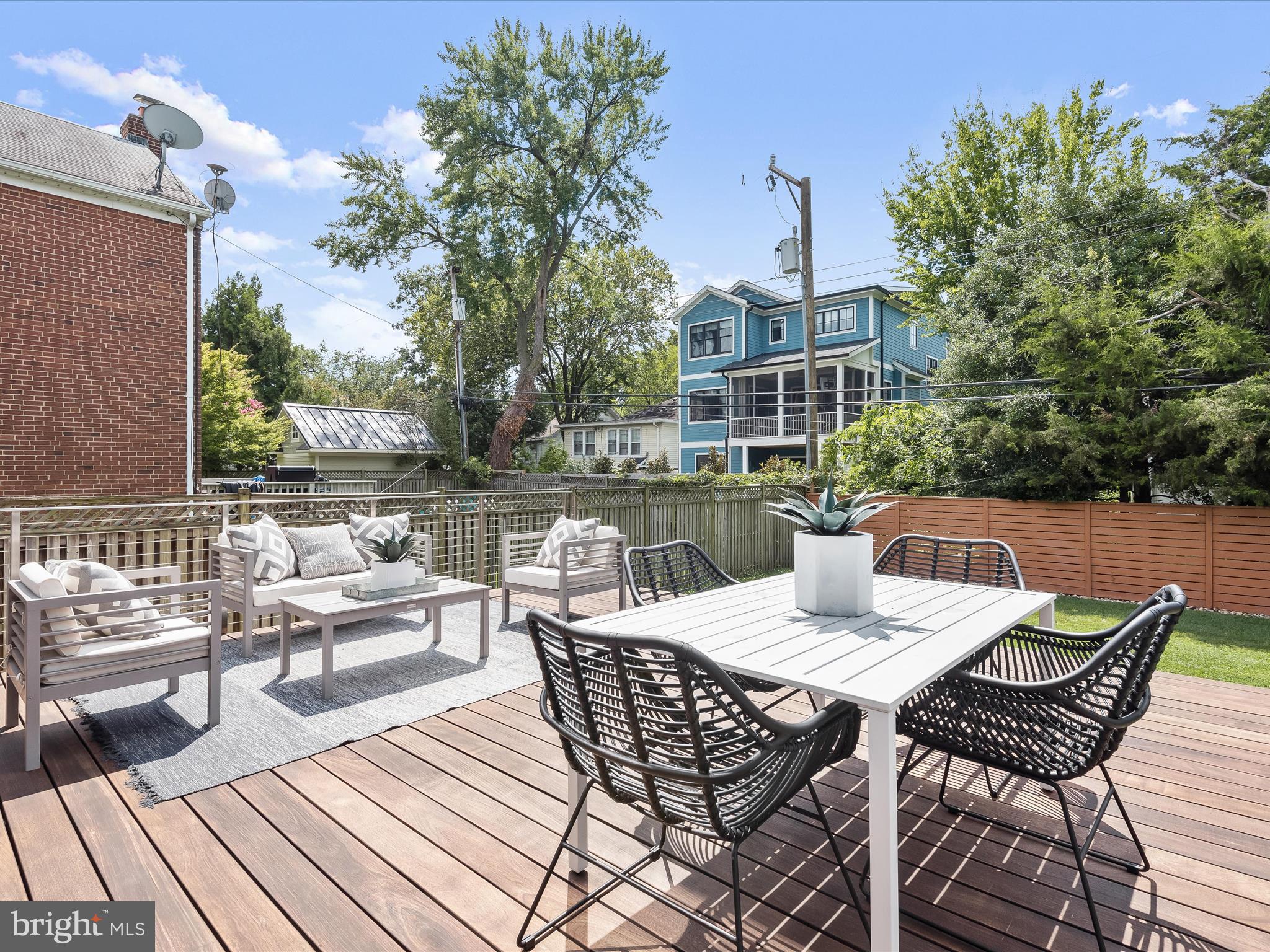 CLARENDON - Residential