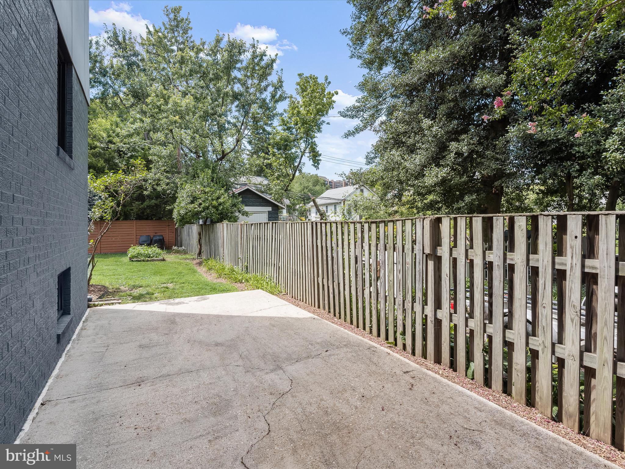 CLARENDON - Residential