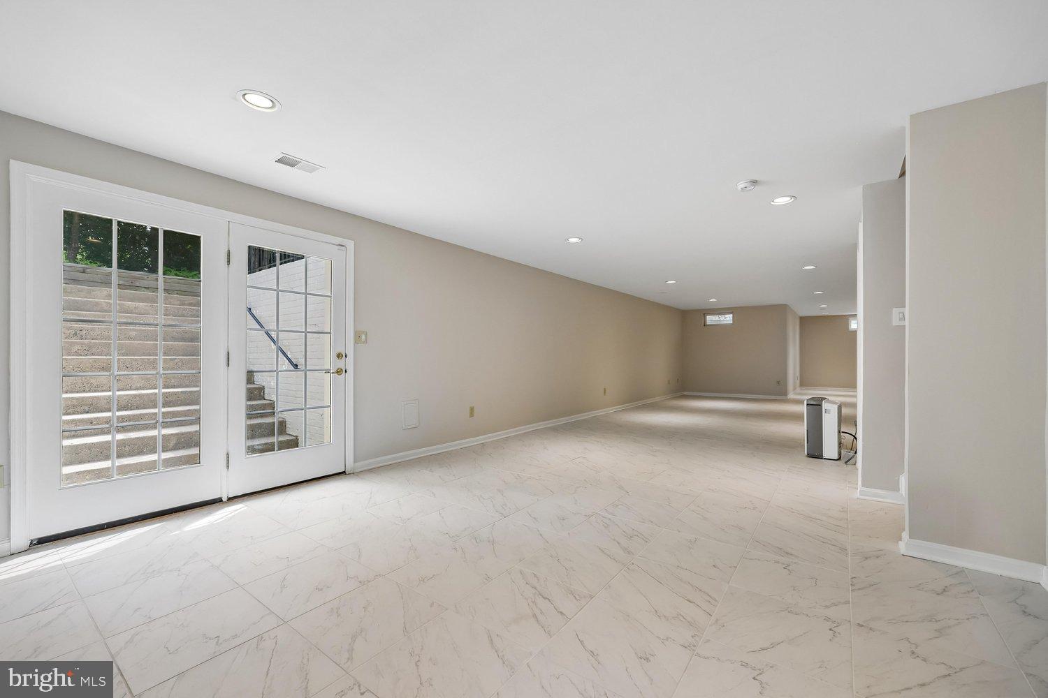 SENECA CROSSING - Residential