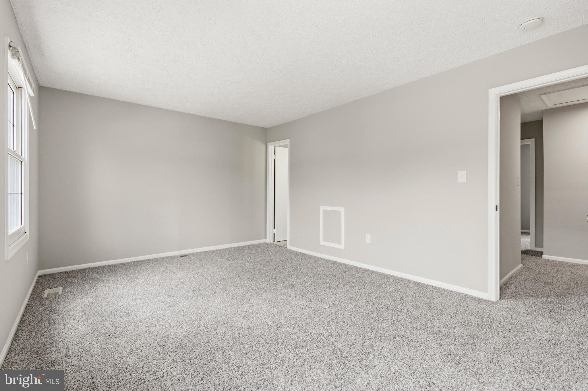HILLCREST TOWNE - Residential