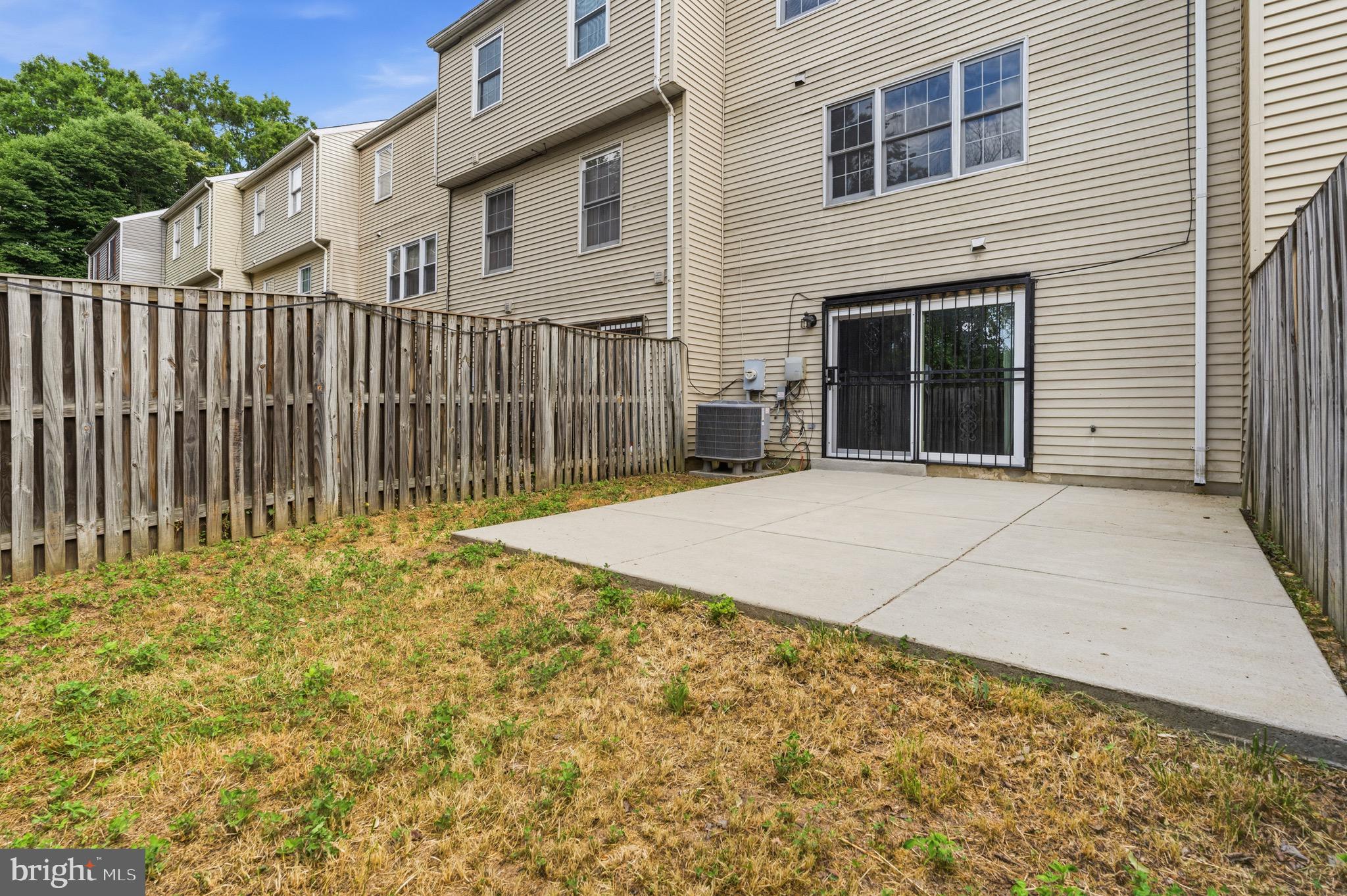 HILLCREST TOWNE - Residential