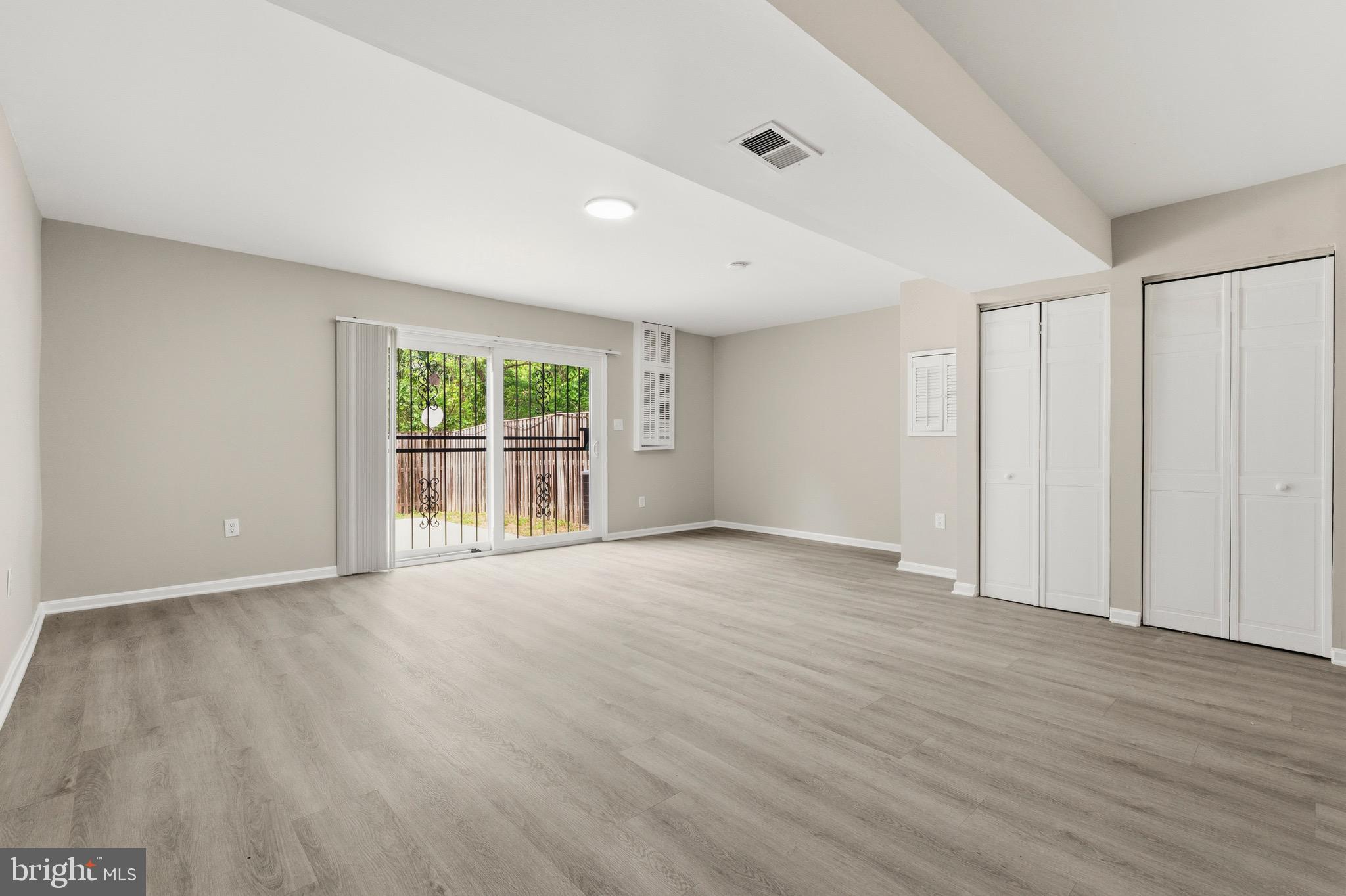 HILLCREST TOWNE - Residential