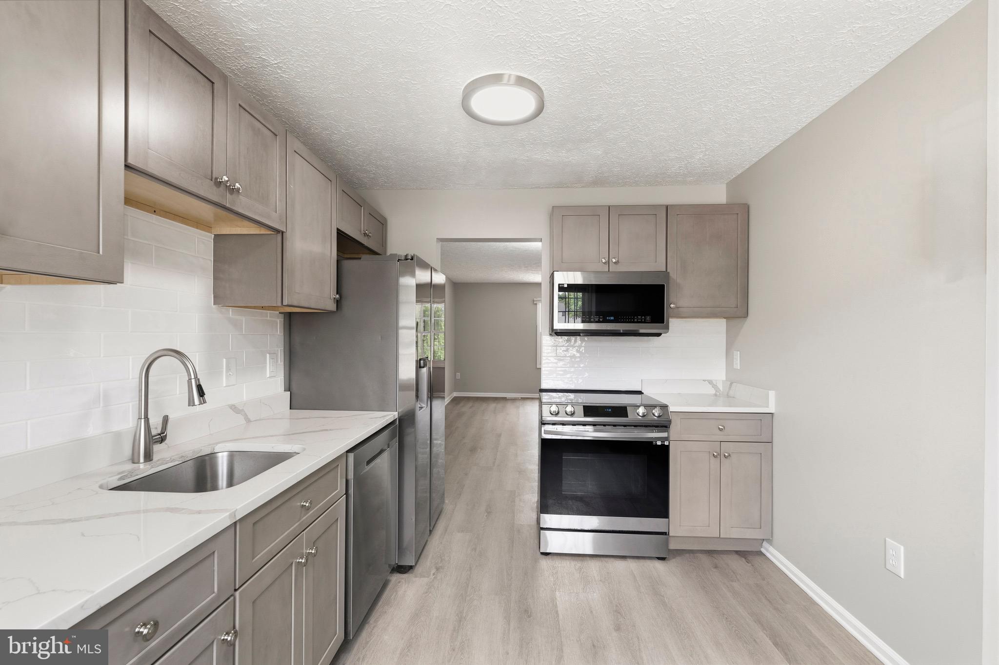 HILLCREST TOWNE - Residential