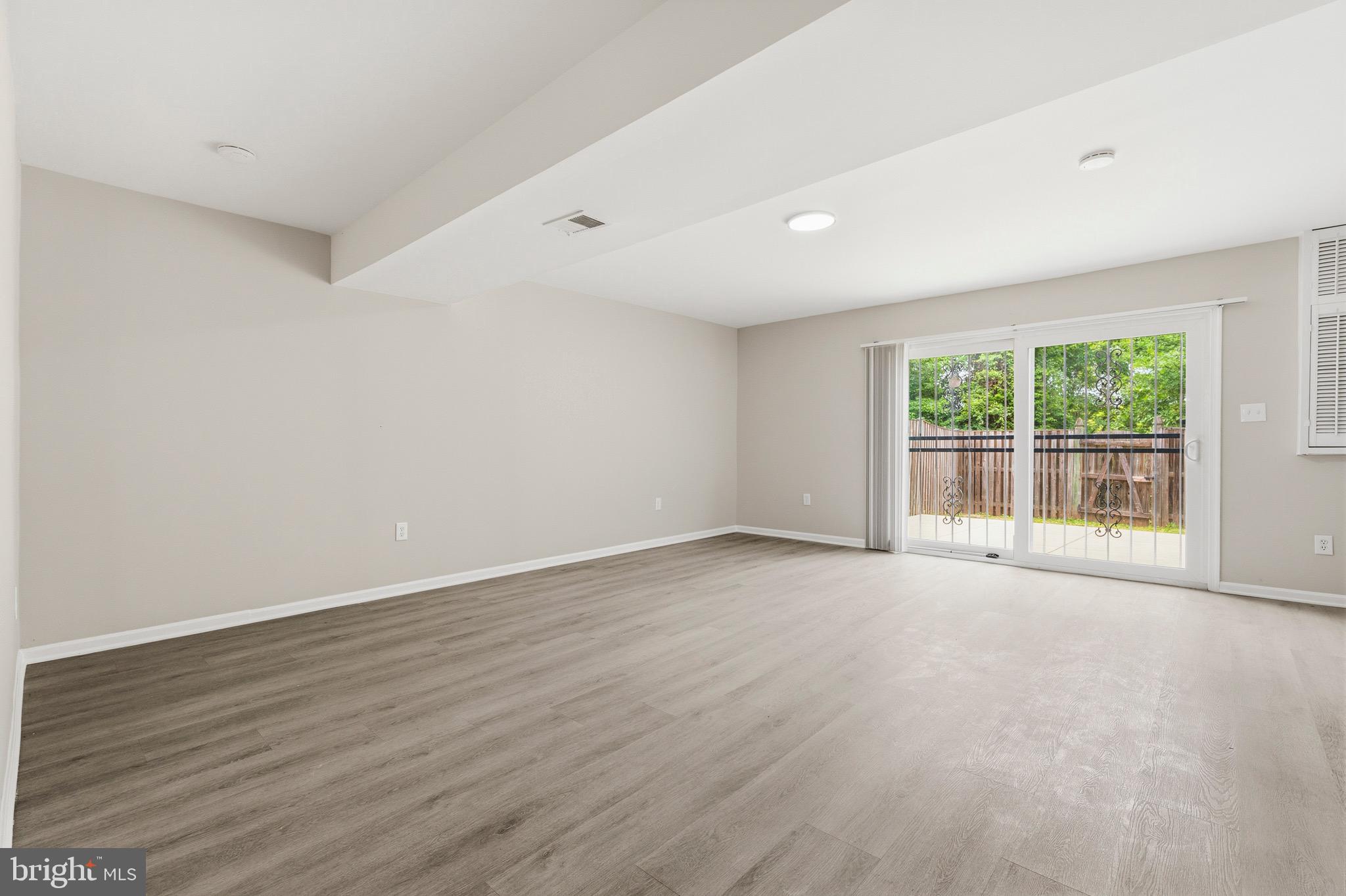 HILLCREST TOWNE - Residential