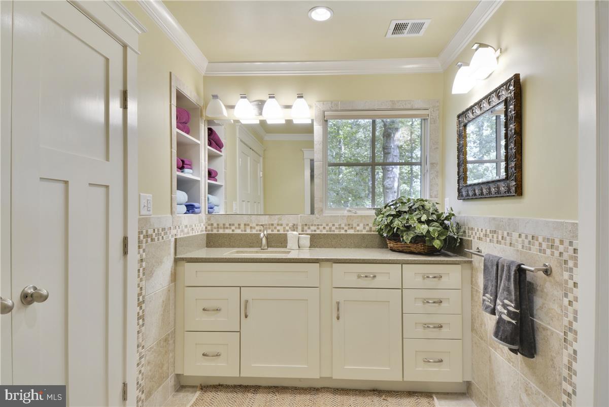 HARBOR HILLS - Residential