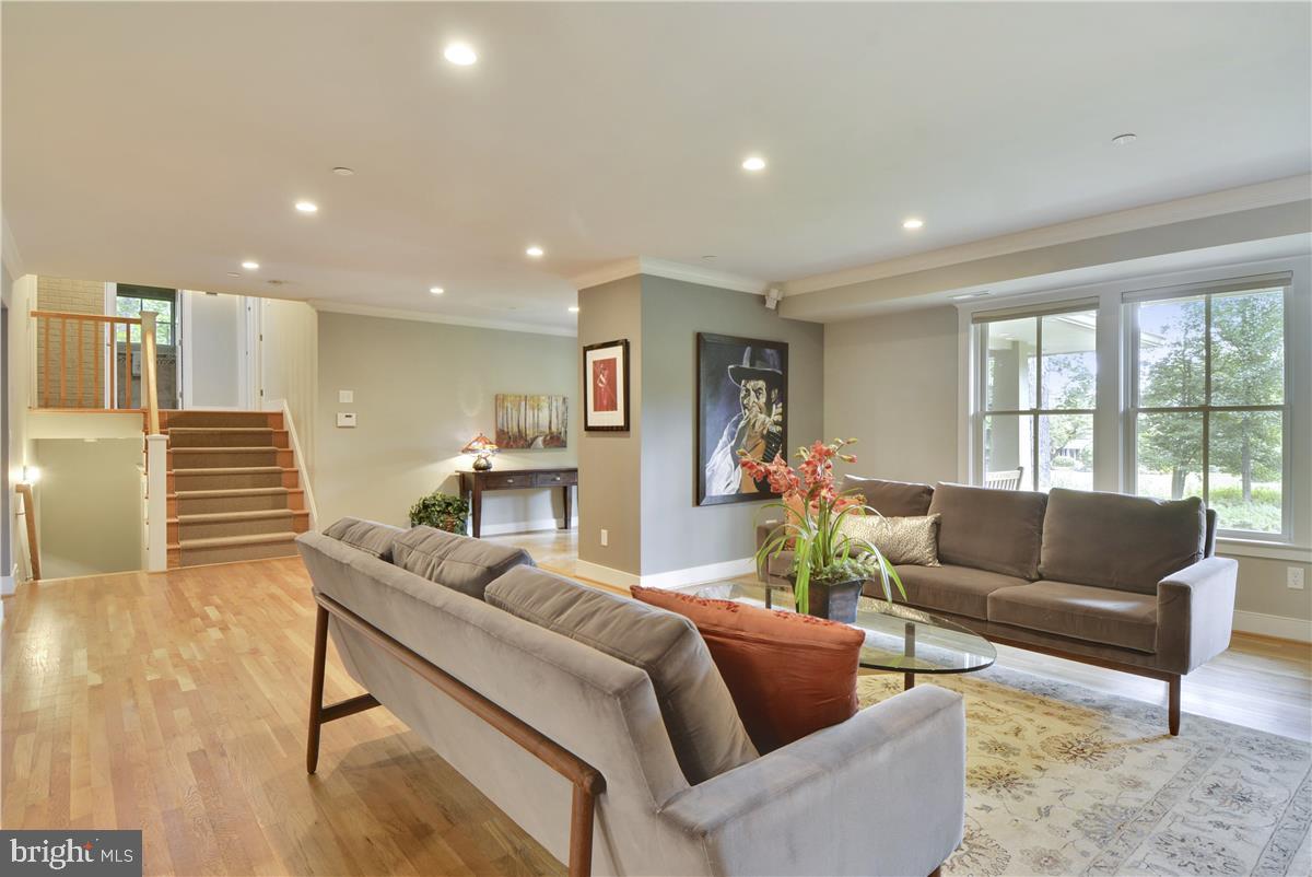 HARBOR HILLS - Residential