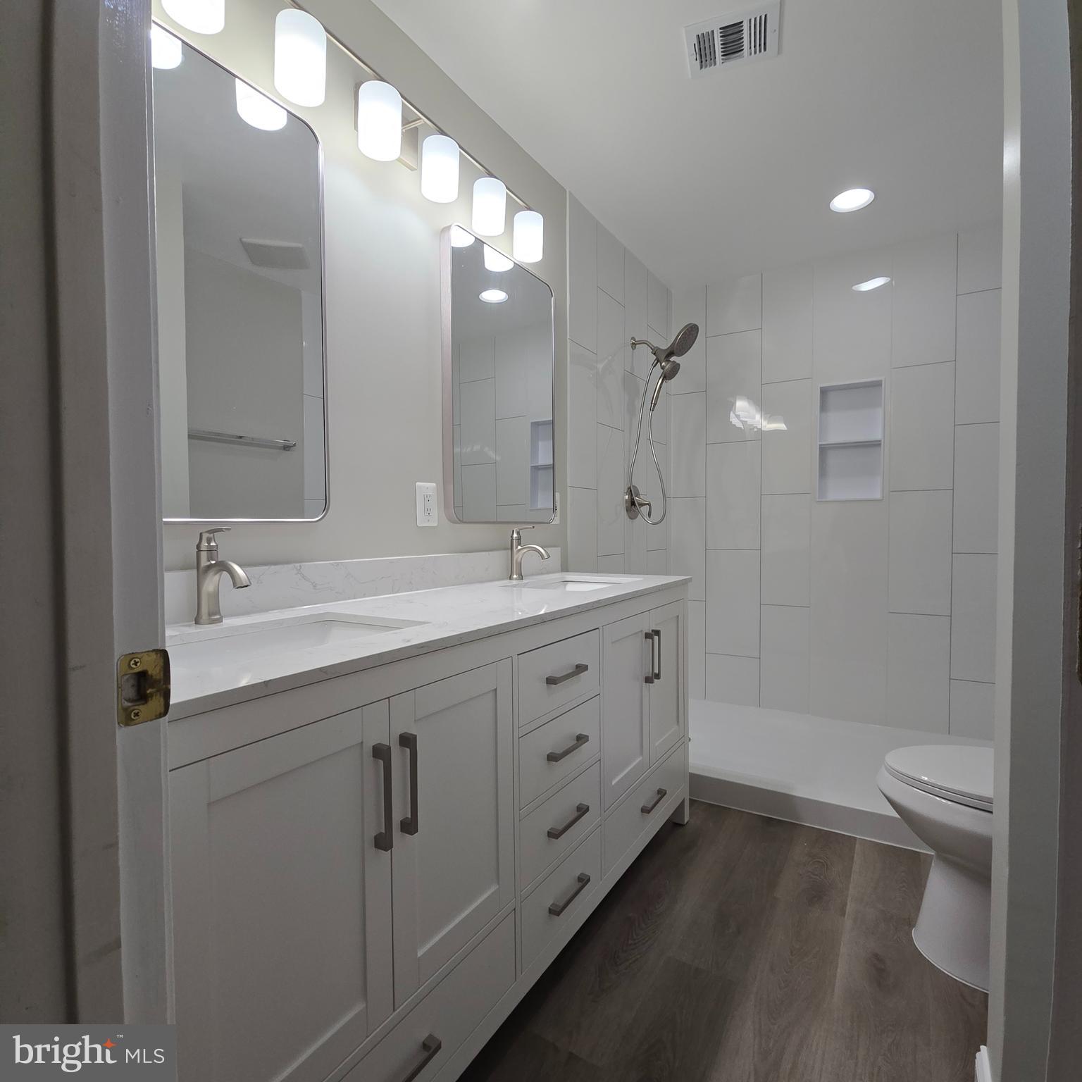 BROADLANDS - Residential