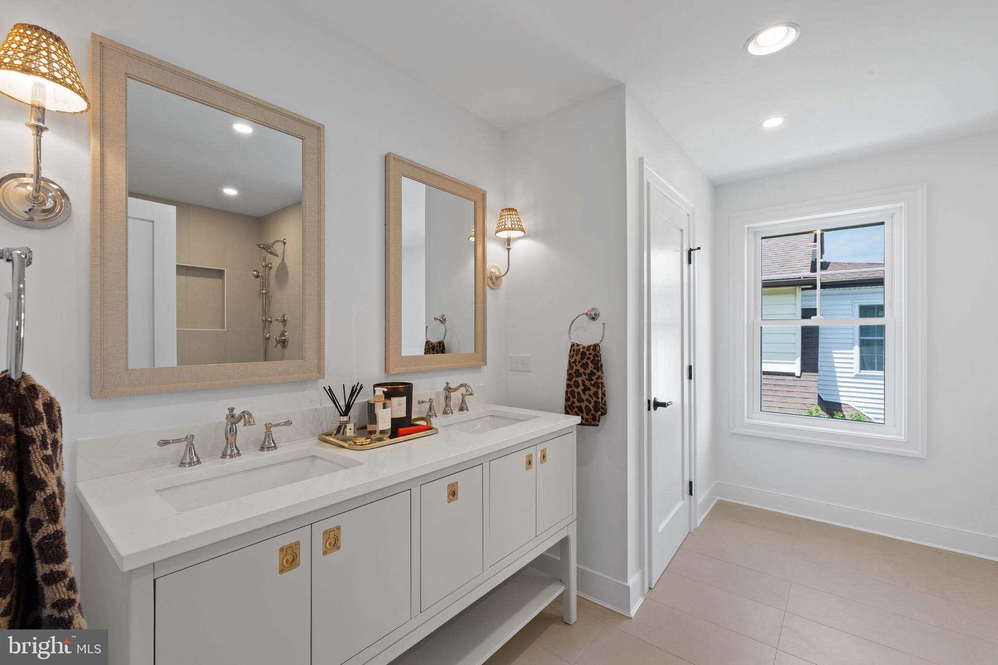 MANOA - Residential