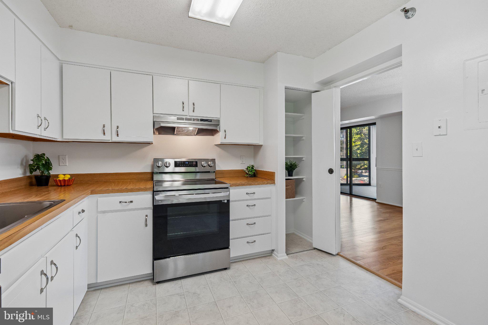 GREENS AT LEISURE WORLD - Residential