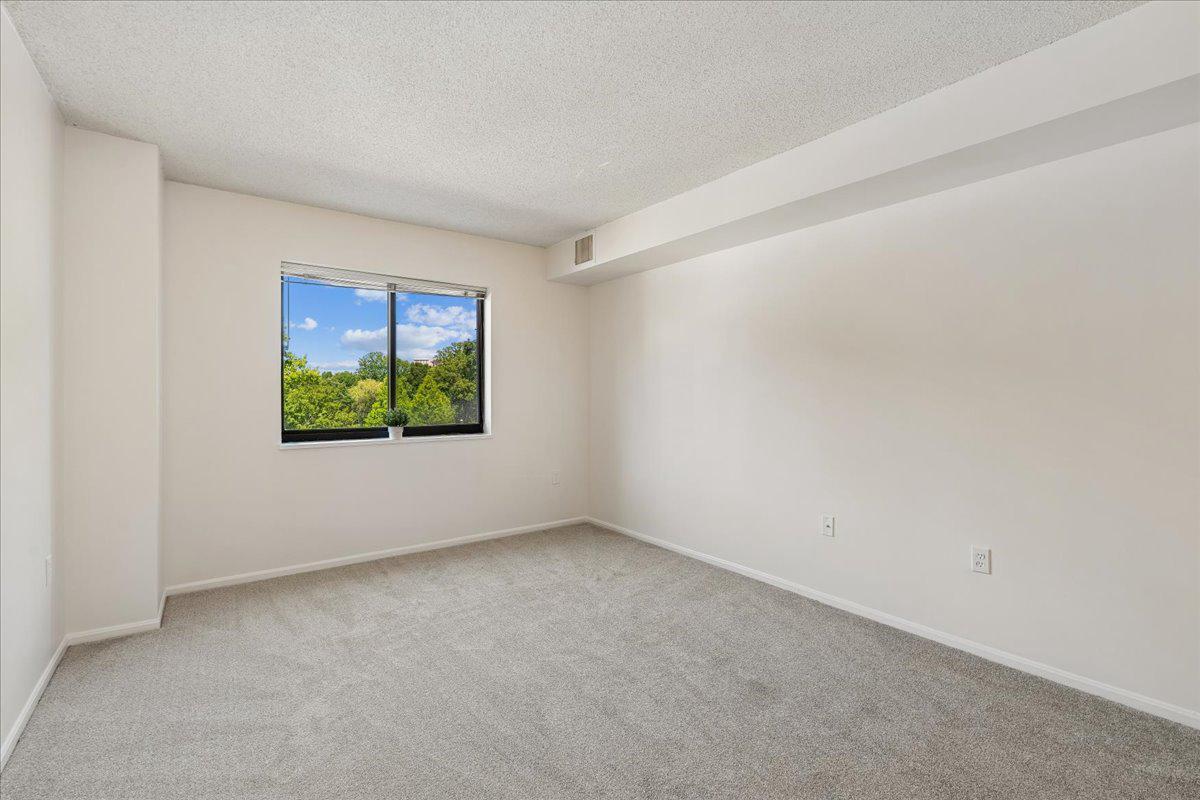 GREENS AT LEISURE WORLD - Residential