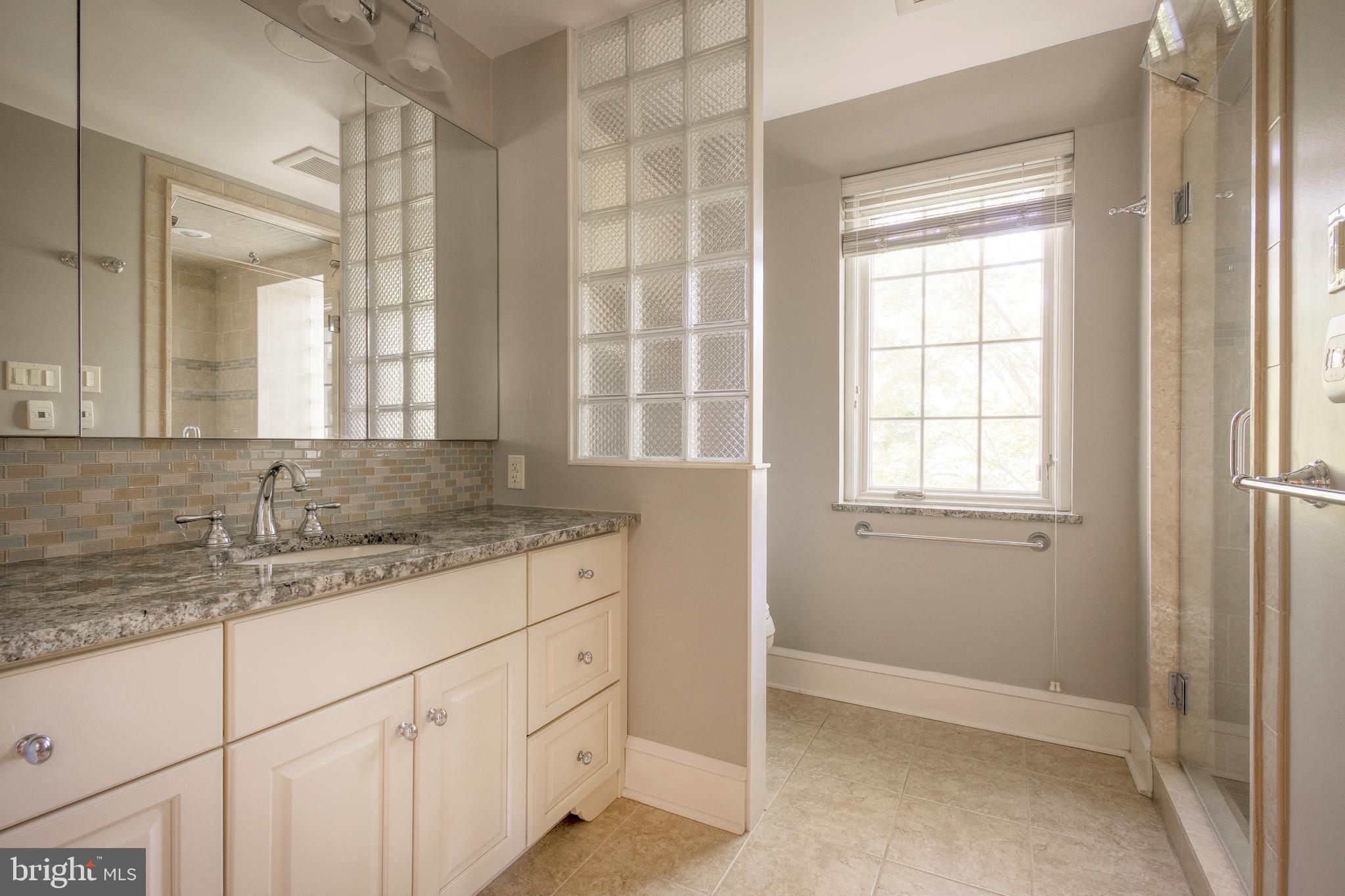 JENKINTOWN MANOR - Residential
