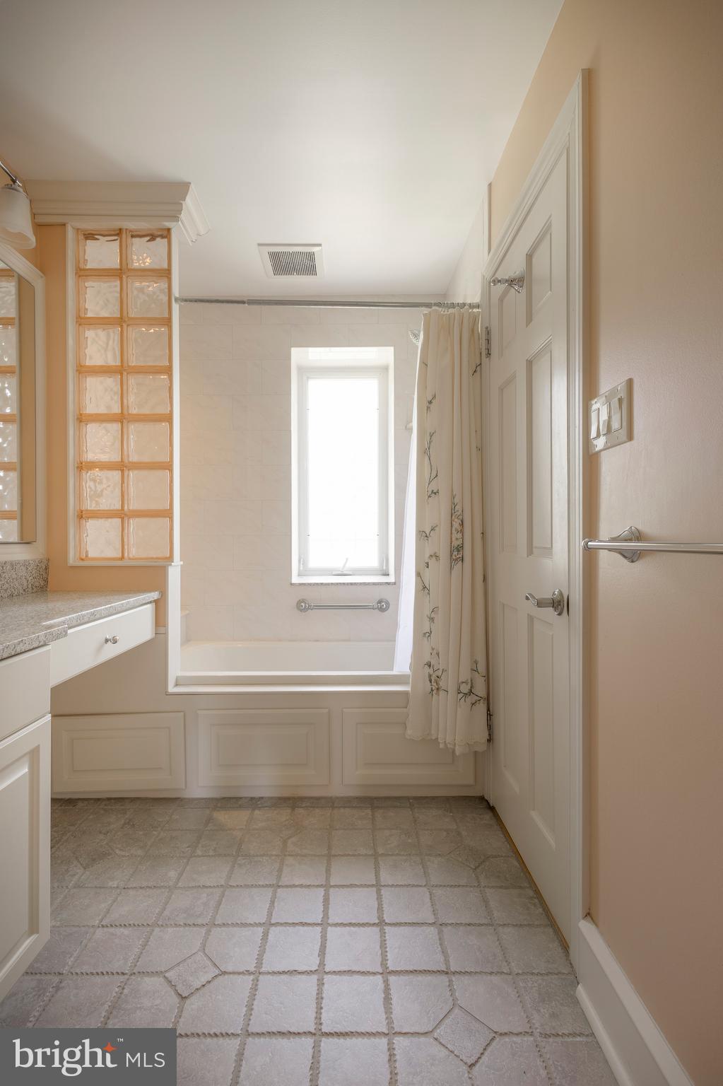 JENKINTOWN MANOR - Residential