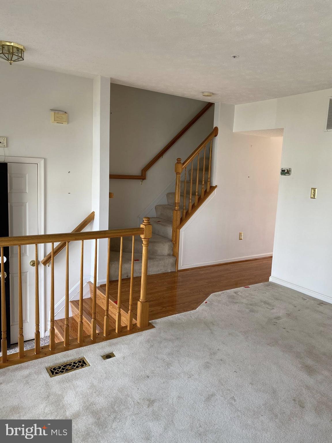 WINDSOR MILL - Residential