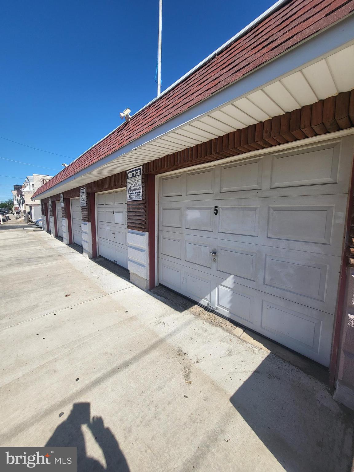 PORT RICHMOND - Commercial Sale