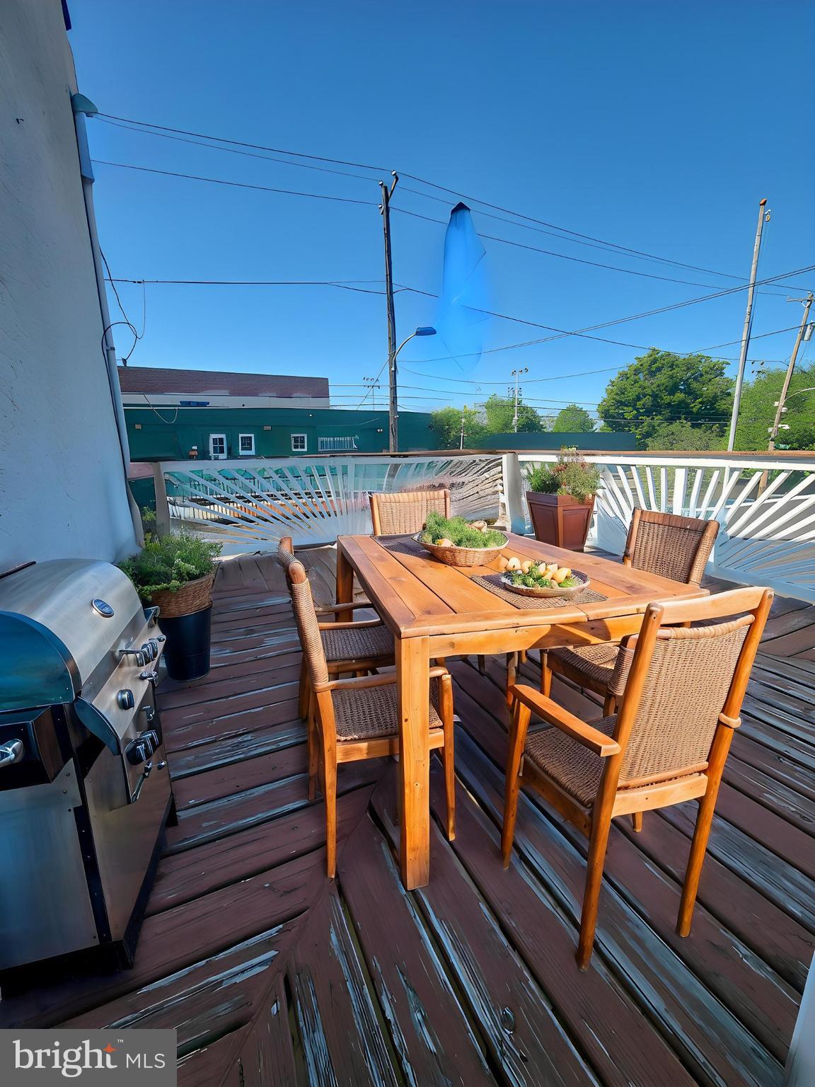 PORT RICHMOND - Commercial Sale