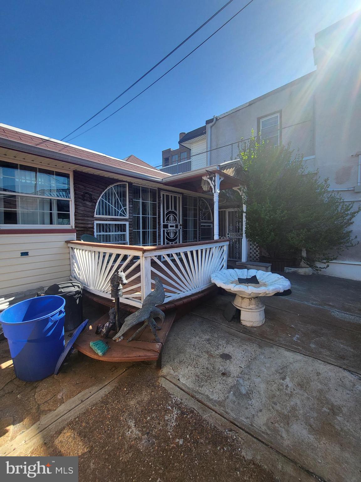 PORT RICHMOND - Commercial Sale