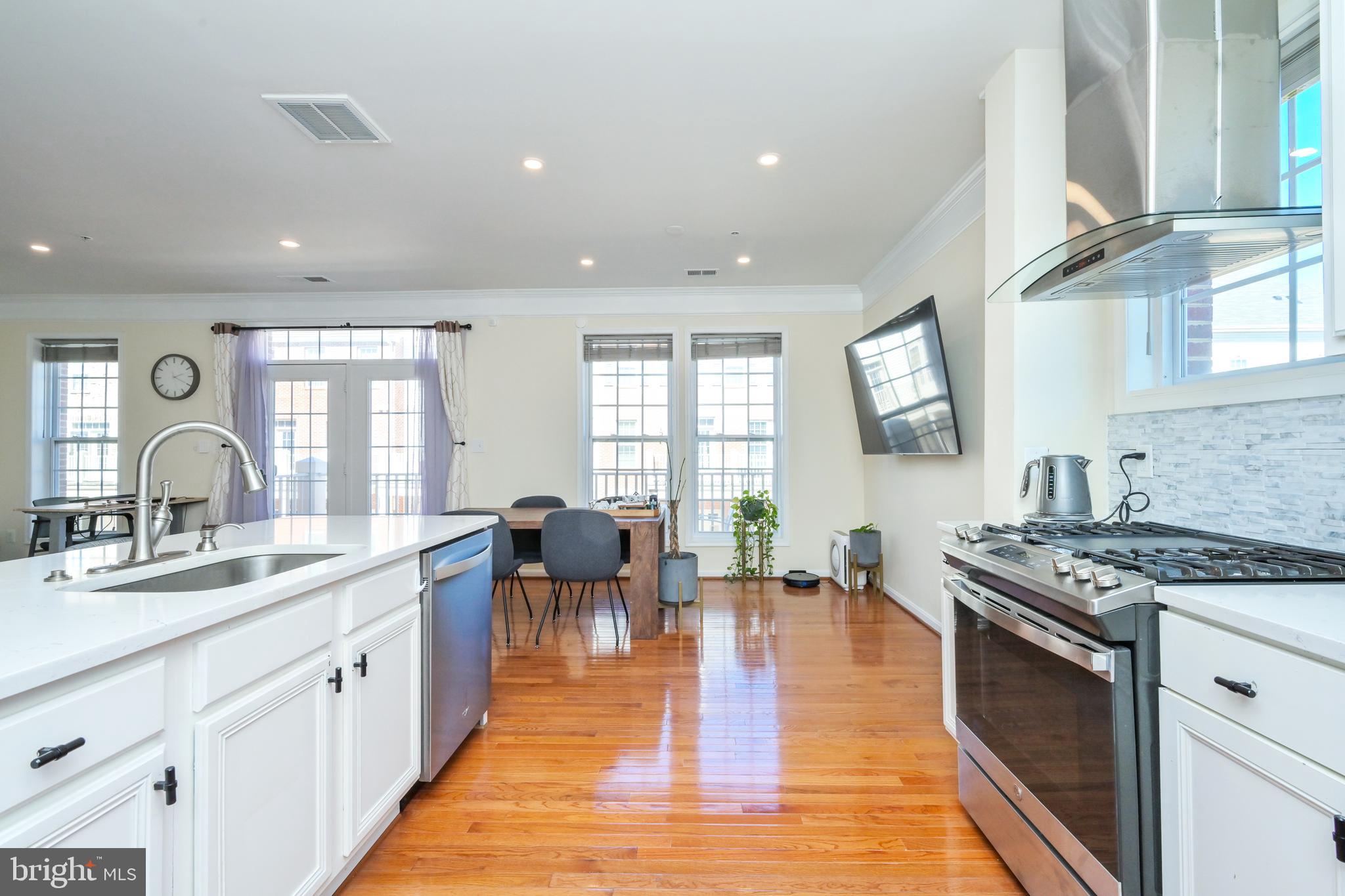 STONE RIDGE LAND BAY 1 - Residential Lease