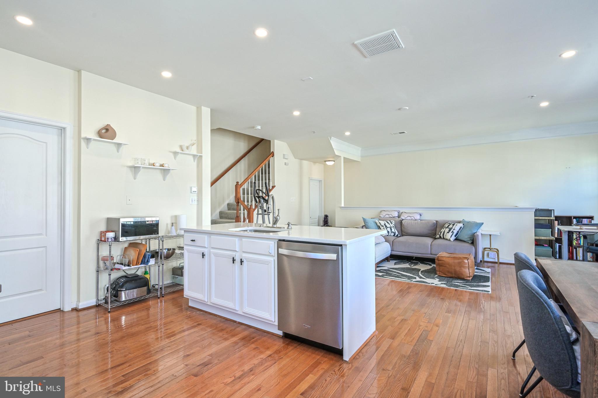 STONE RIDGE LAND BAY 1 - Residential Lease