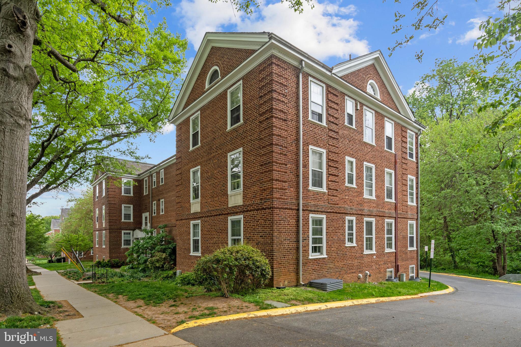 CLEVELAND PARK - Residential