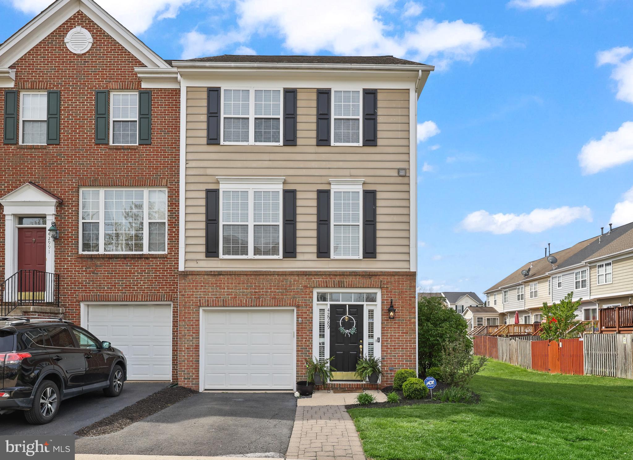 SOUTH RIDING - Residential