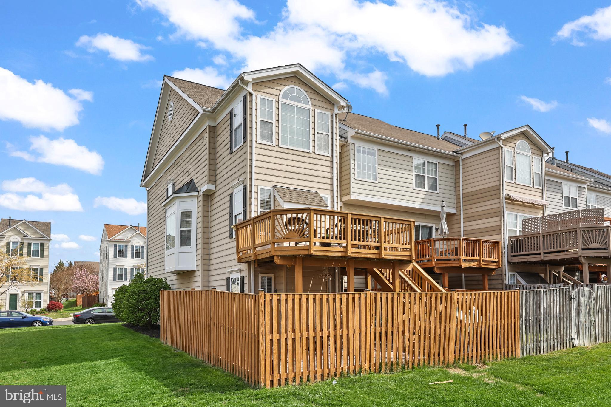 SOUTH RIDING - Residential
