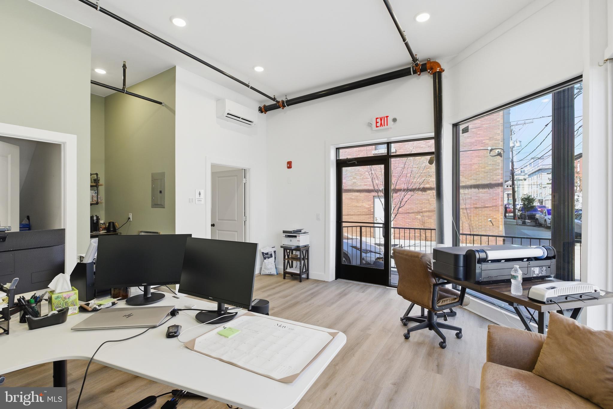 POINT BREEZE - Commercial Sale