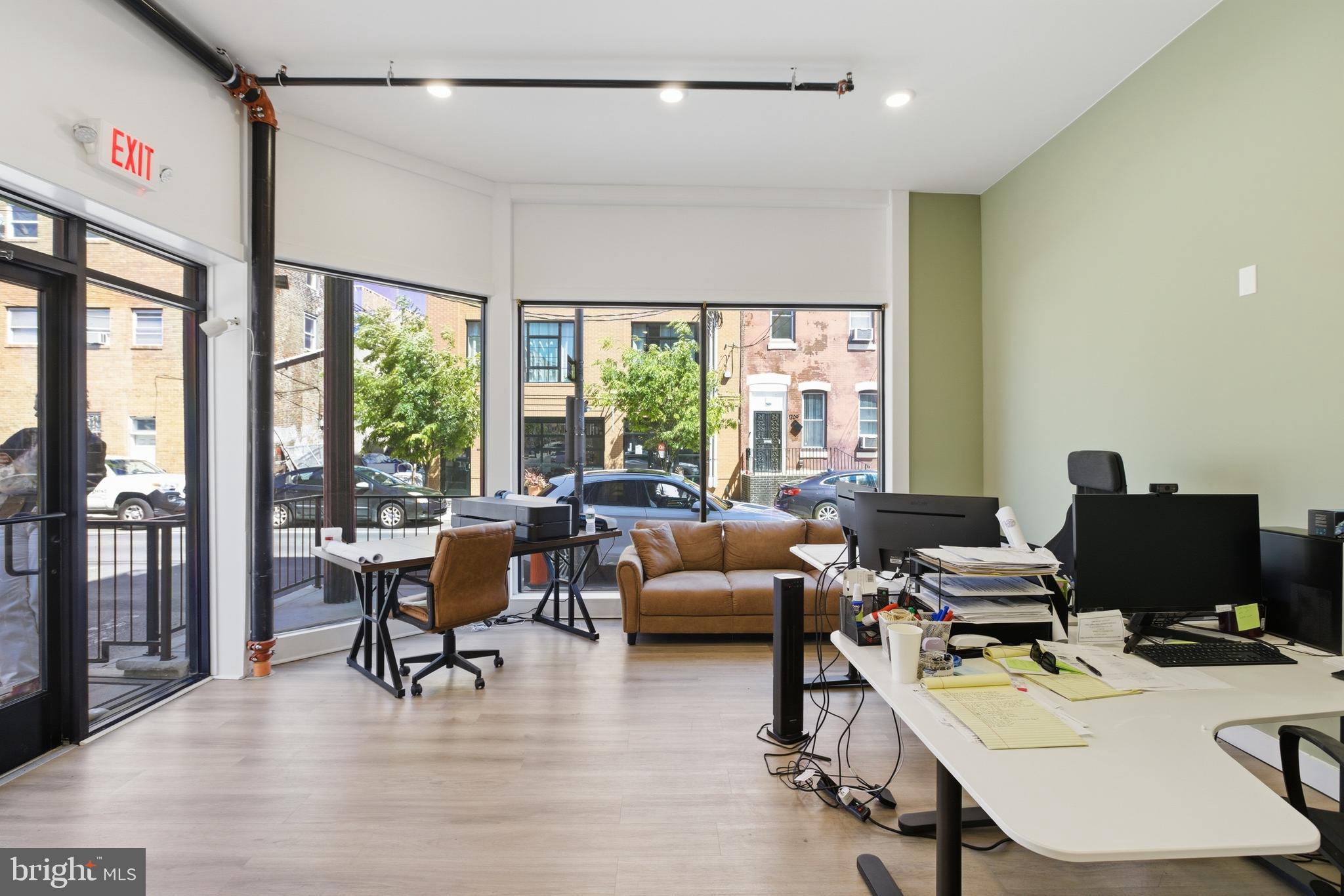 POINT BREEZE - Commercial Sale