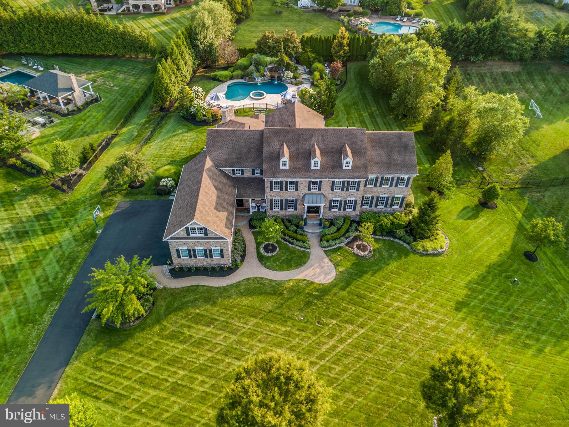 DUTCHESS FARM ESTS - Residential