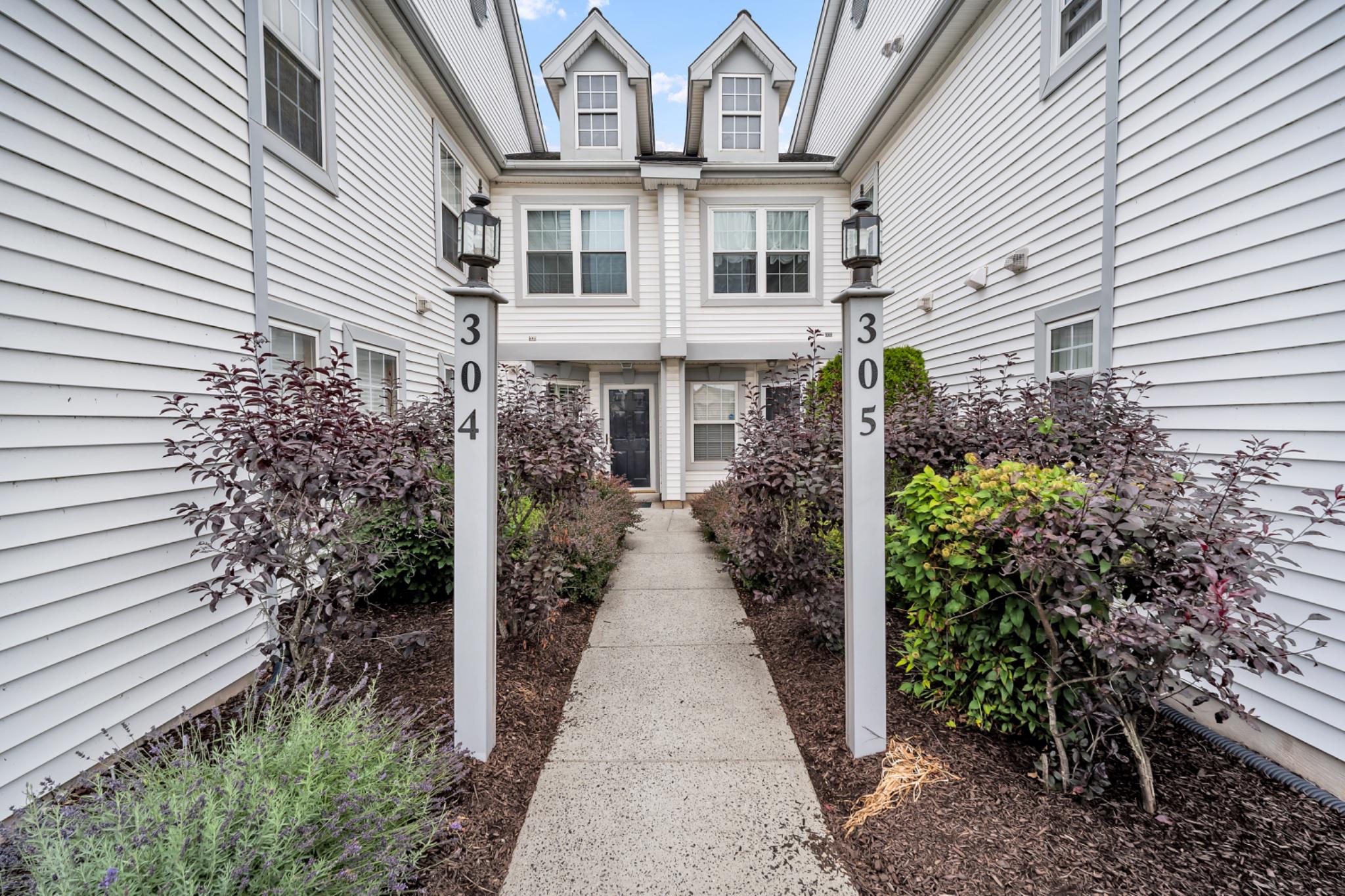COUNTRY CROSSING - Residential