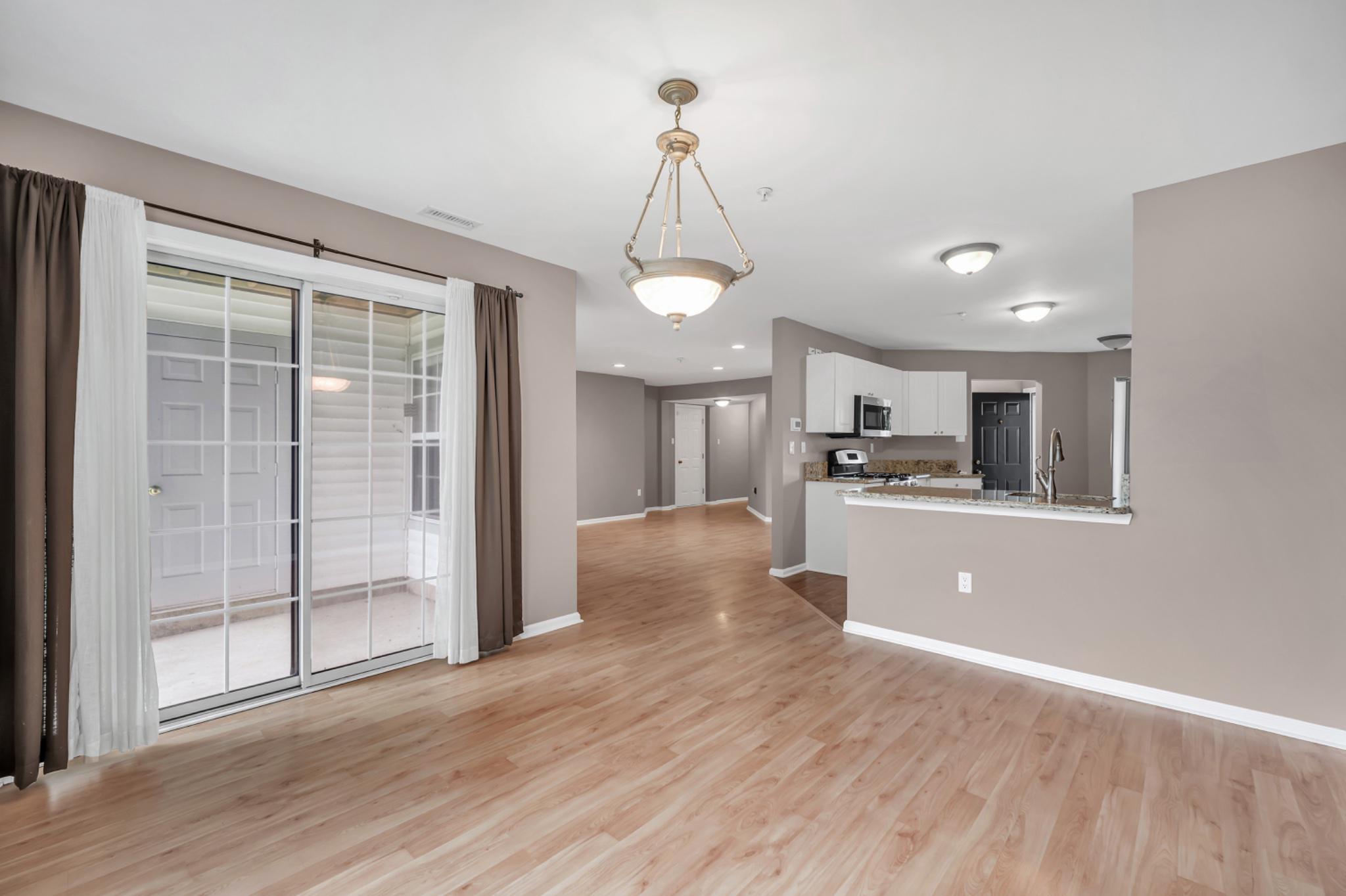 COUNTRY CROSSING - Residential