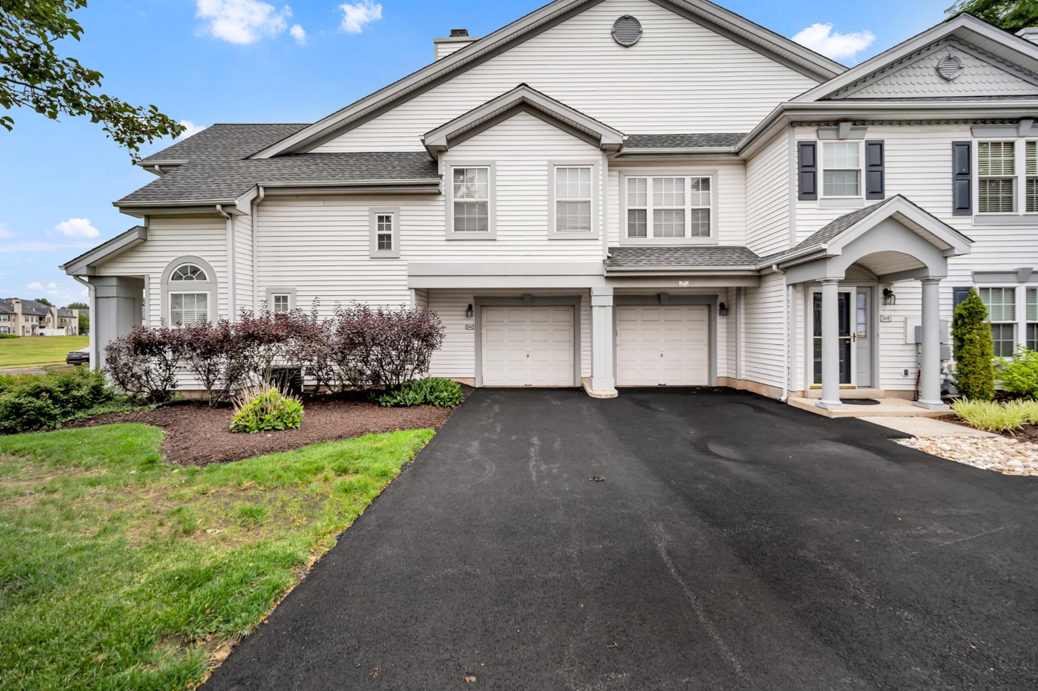 COUNTRY CROSSING - Residential