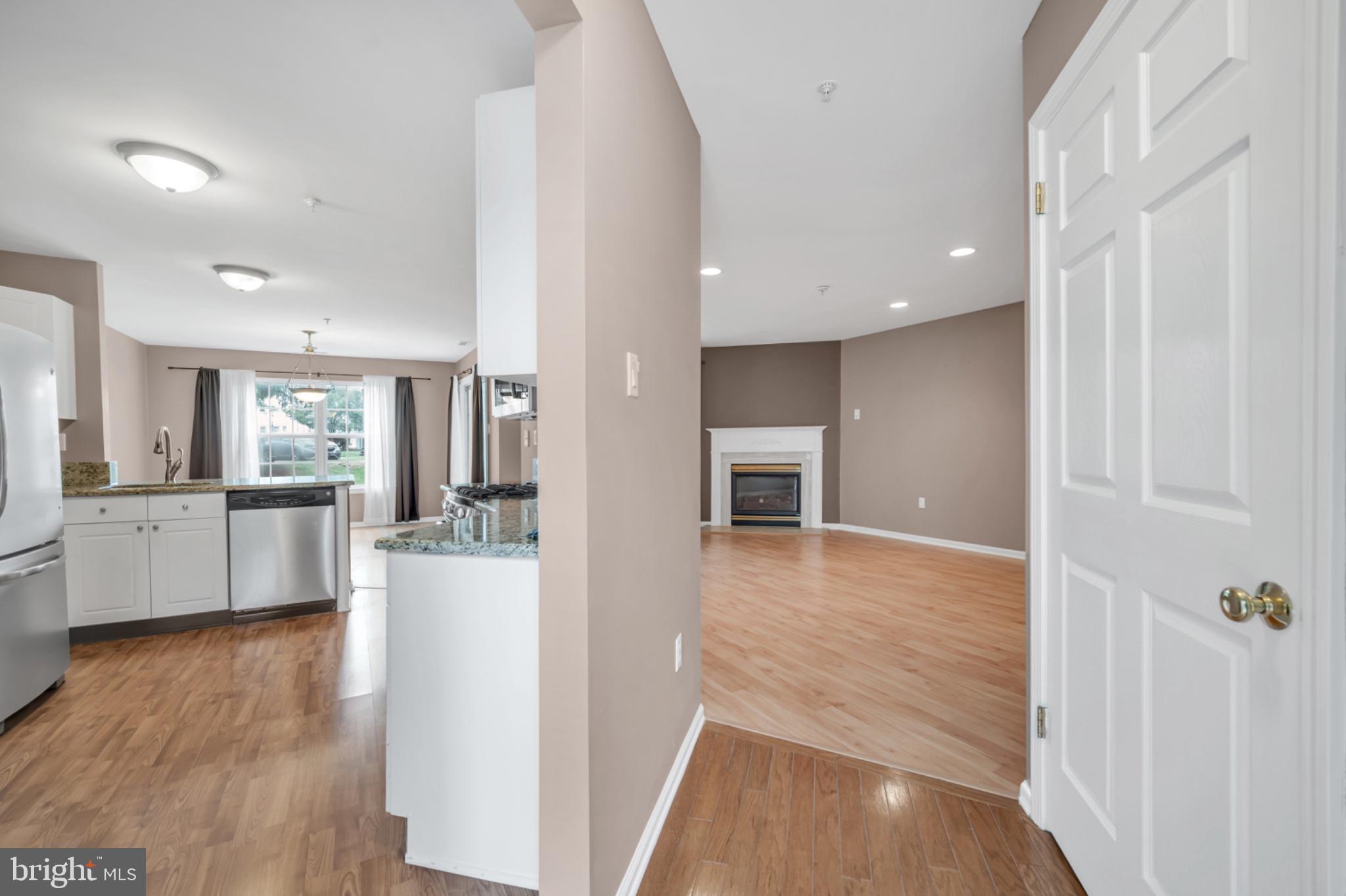 COUNTRY CROSSING - Residential