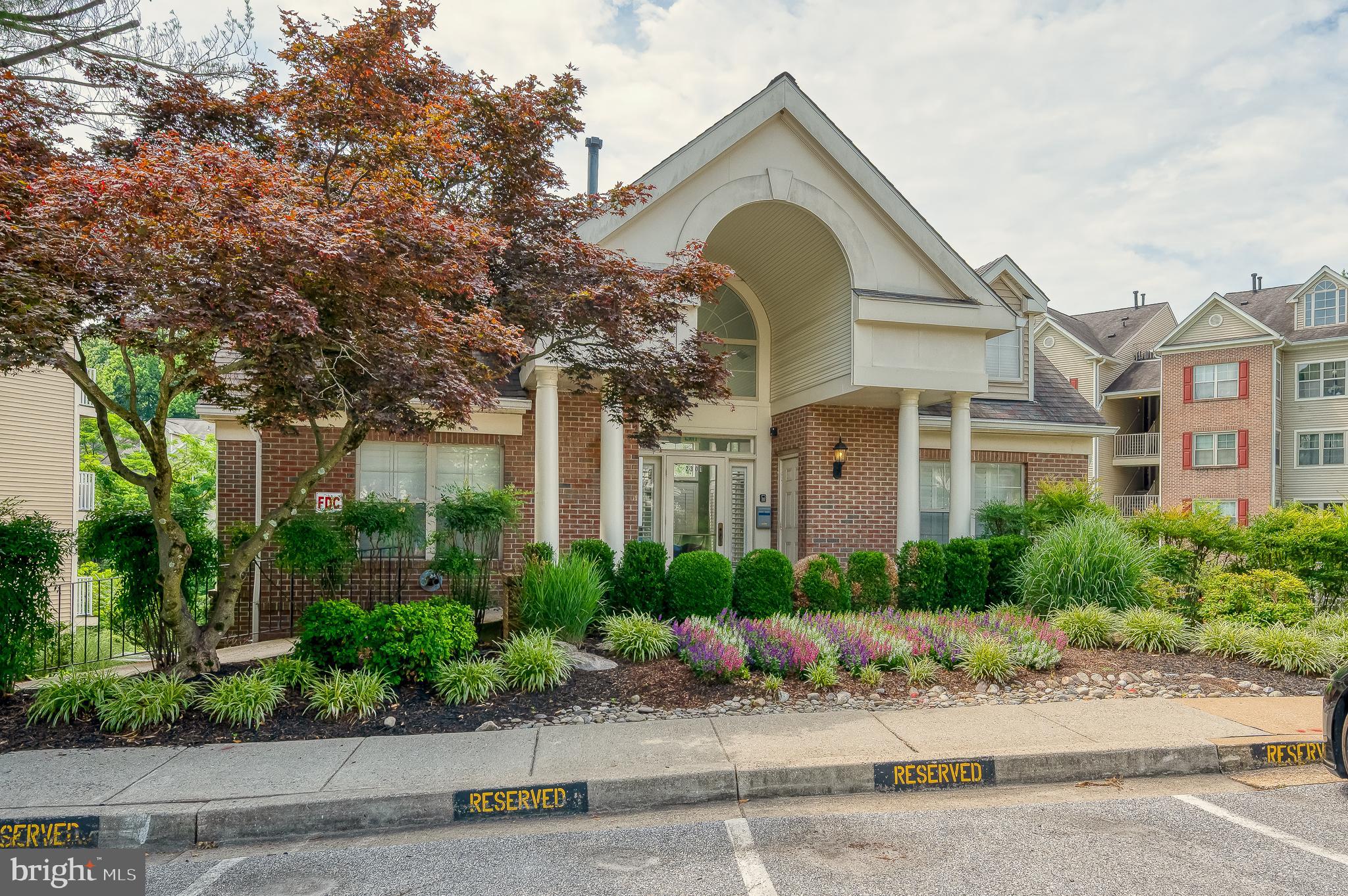 FALLS GABLE - Residential