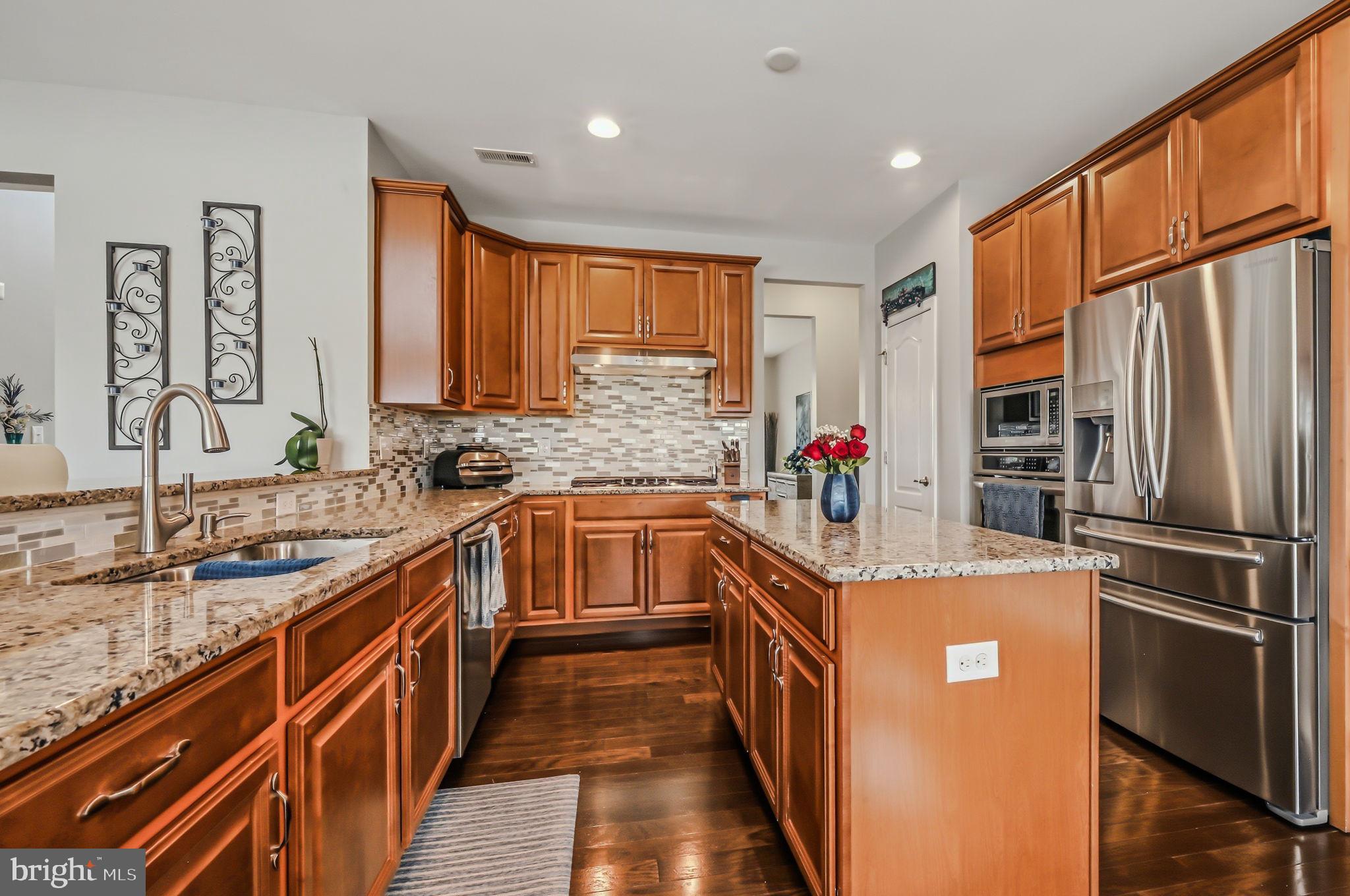 SHANNON COVE - Residential