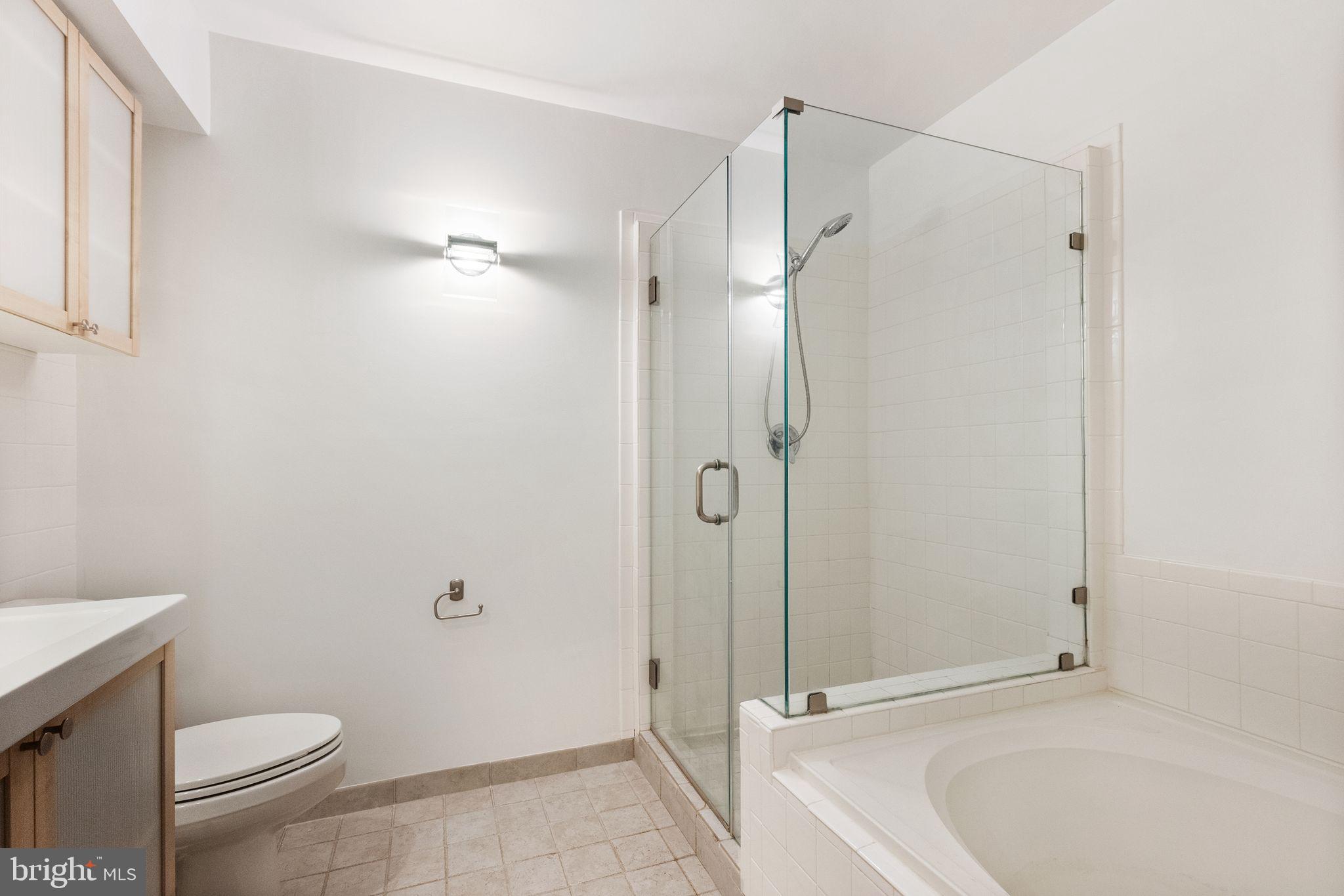 STRATFORD PLACE AT KINGS - Residential