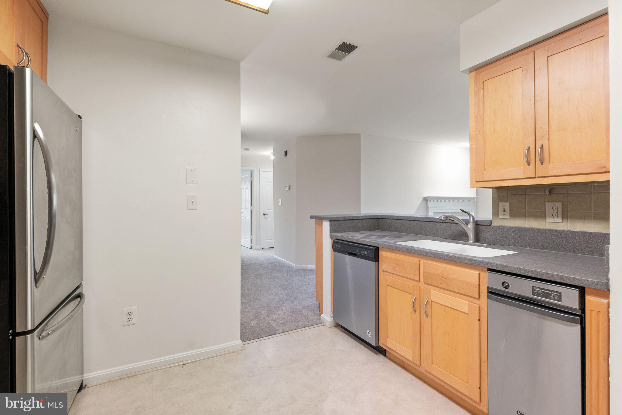 STRATFORD PLACE AT KINGS - Residential