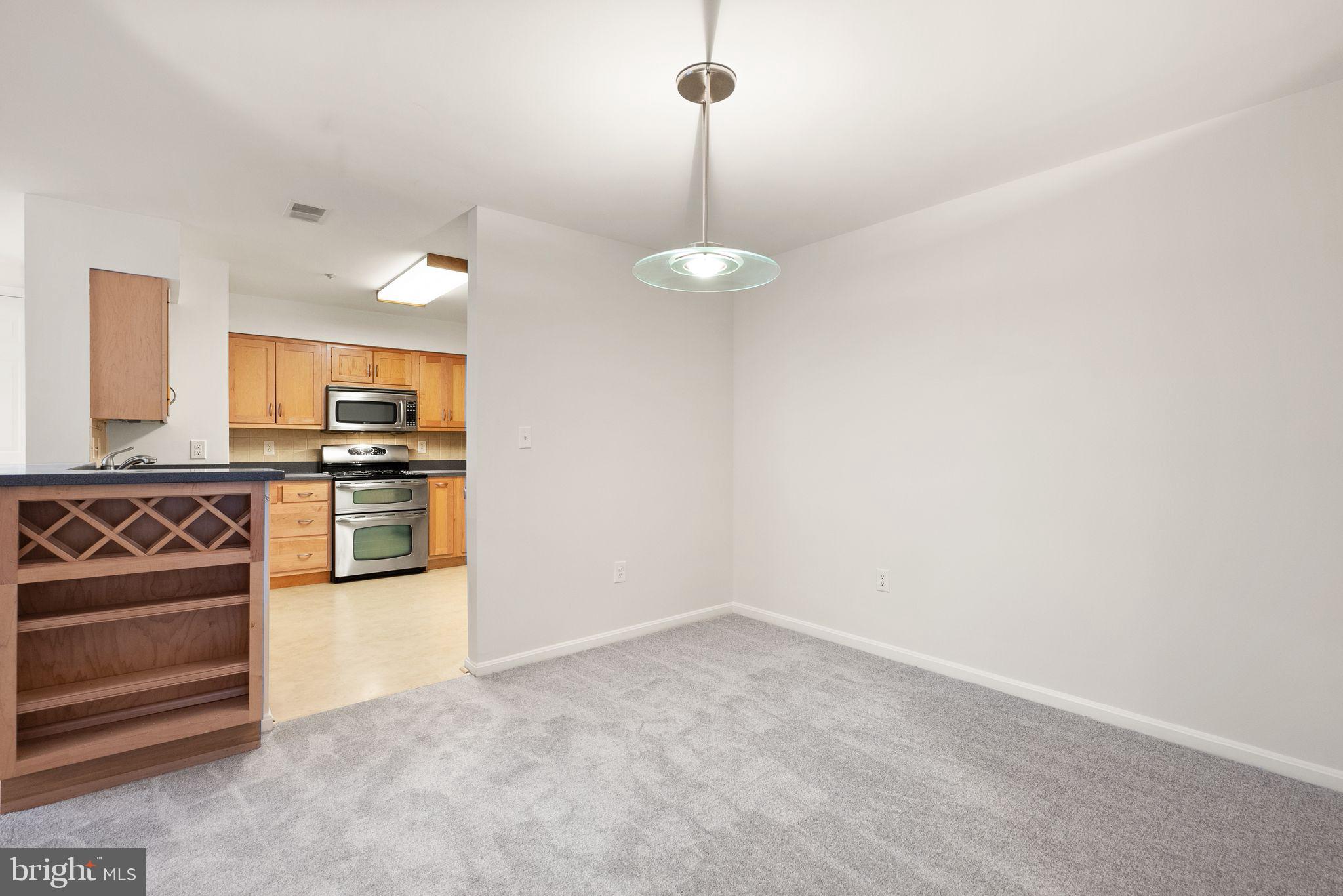 STRATFORD PLACE AT KINGS - Residential