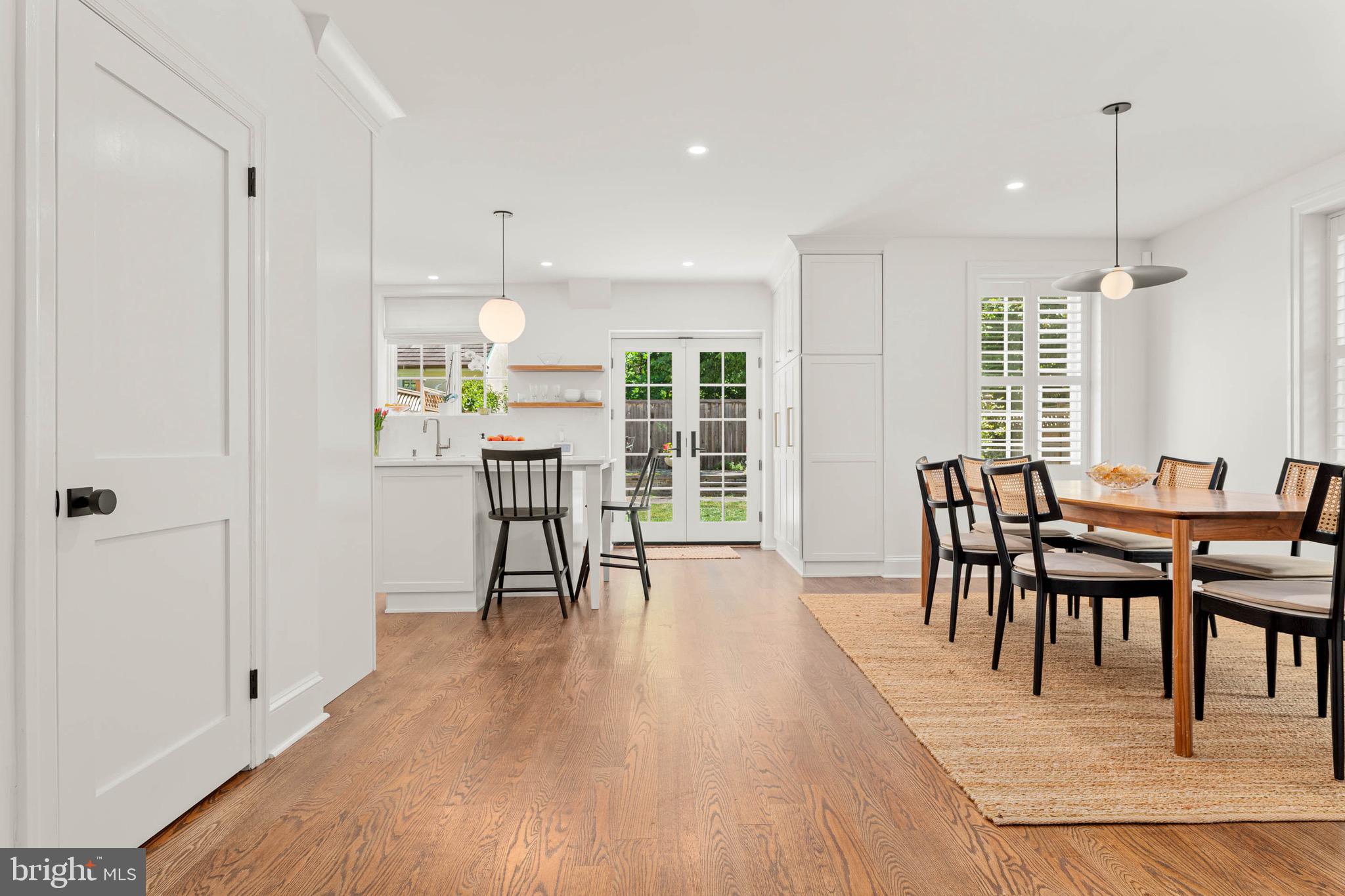 CHESTNUT HILL - Residential