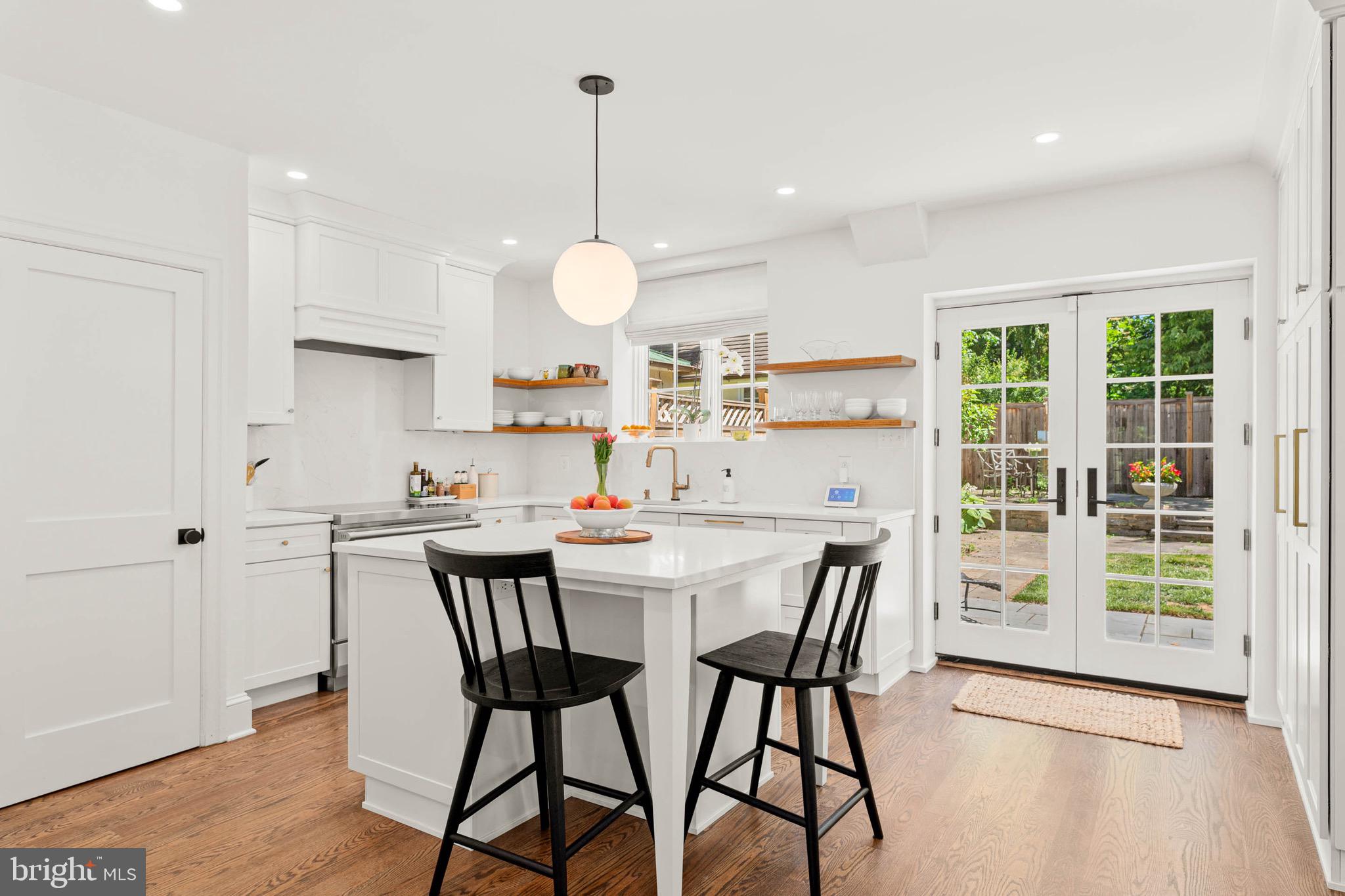 CHESTNUT HILL - Residential
