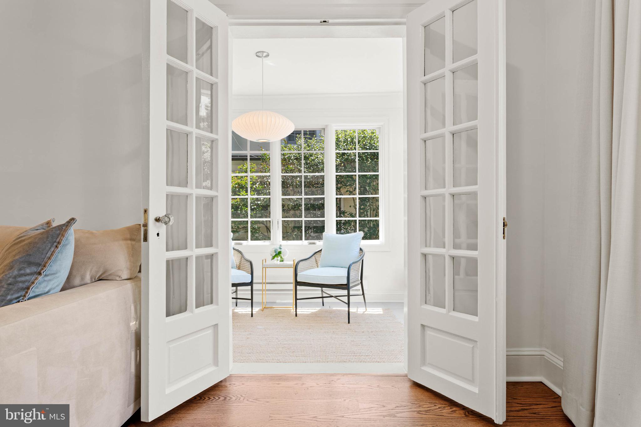 CHESTNUT HILL - Residential