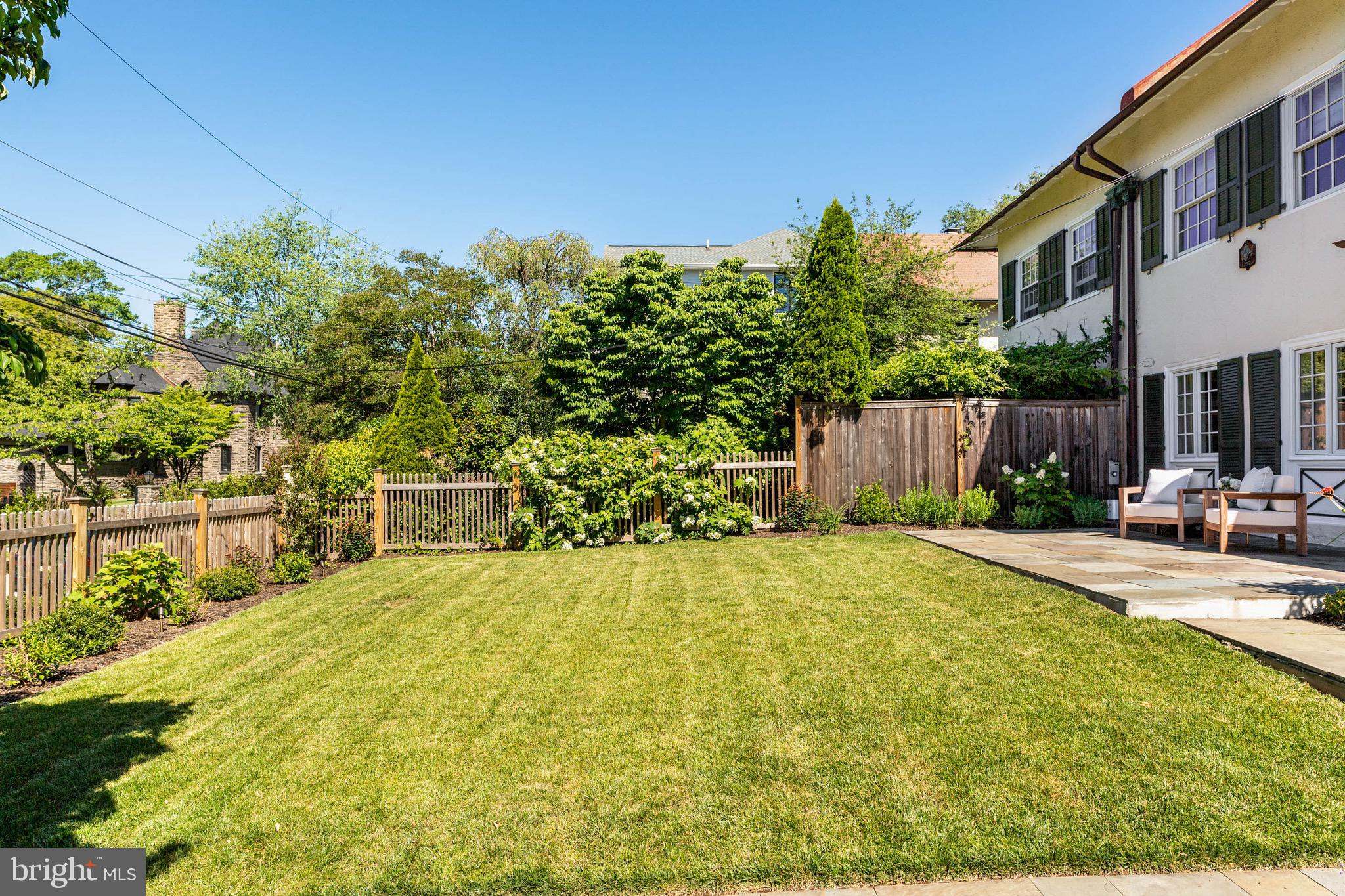 CHESTNUT HILL - Residential