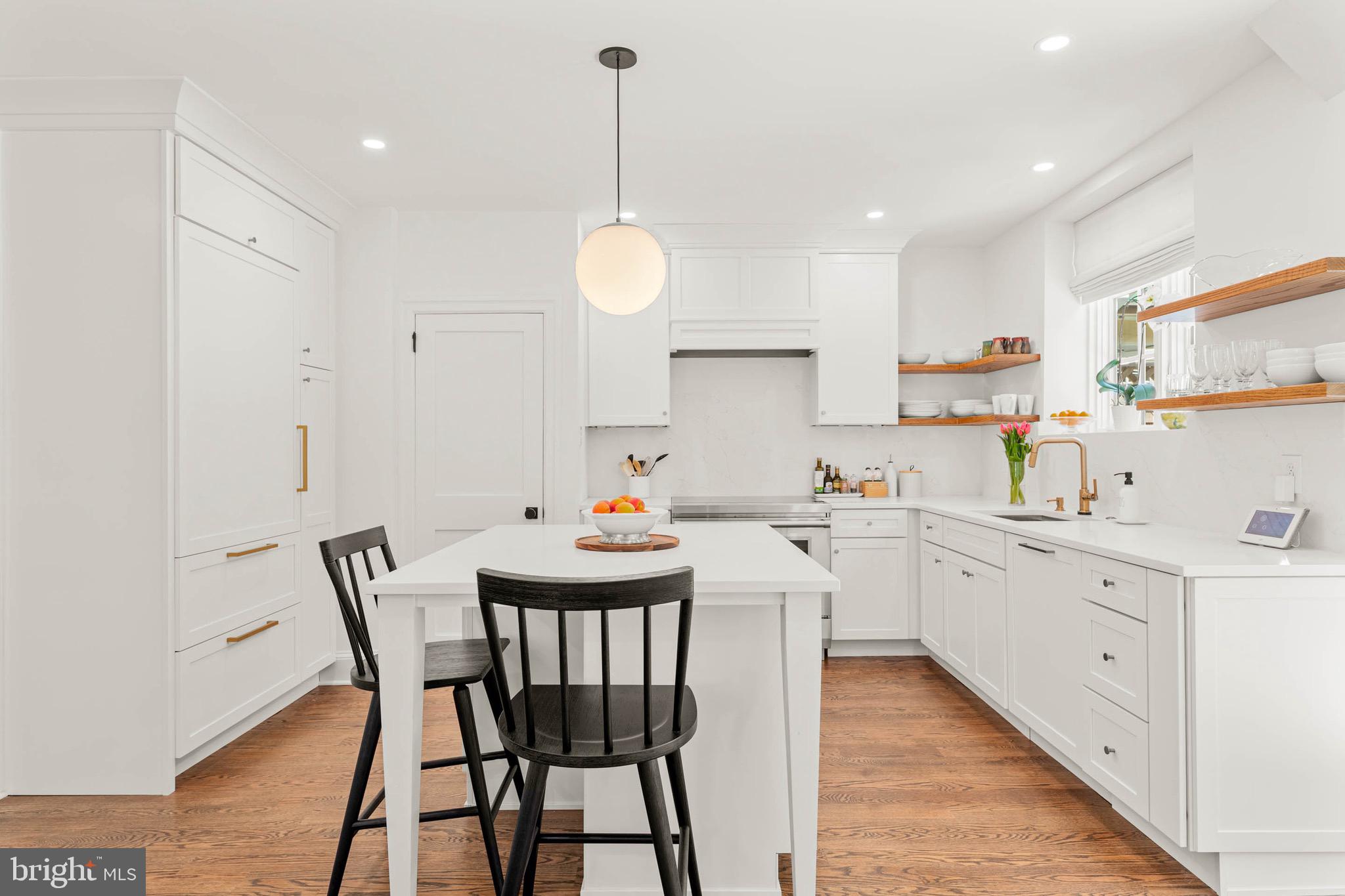 CHESTNUT HILL - Residential
