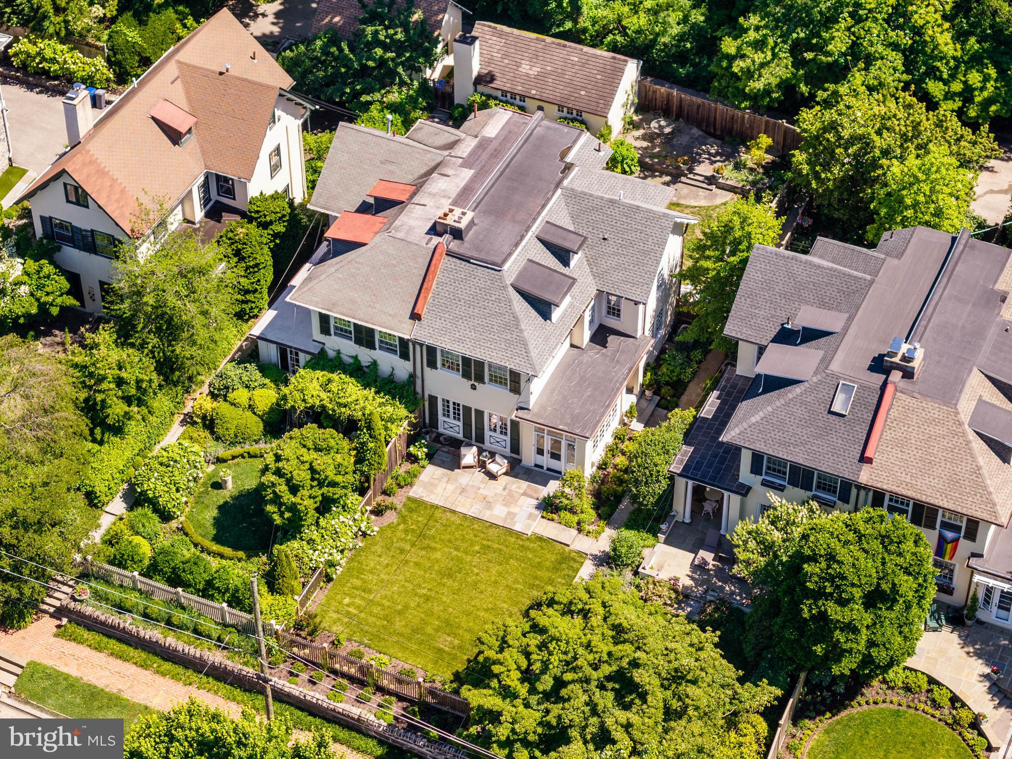 CHESTNUT HILL - Residential