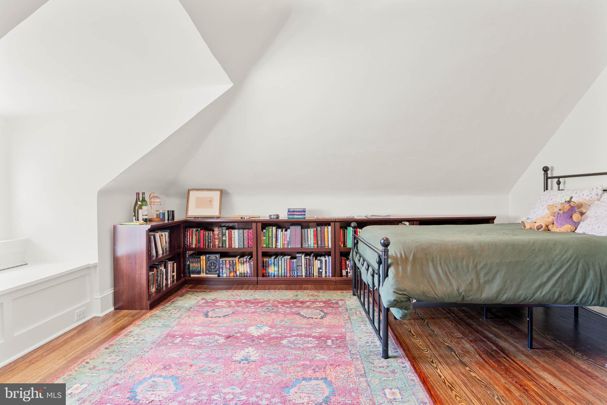 CHESTNUT HILL - Residential