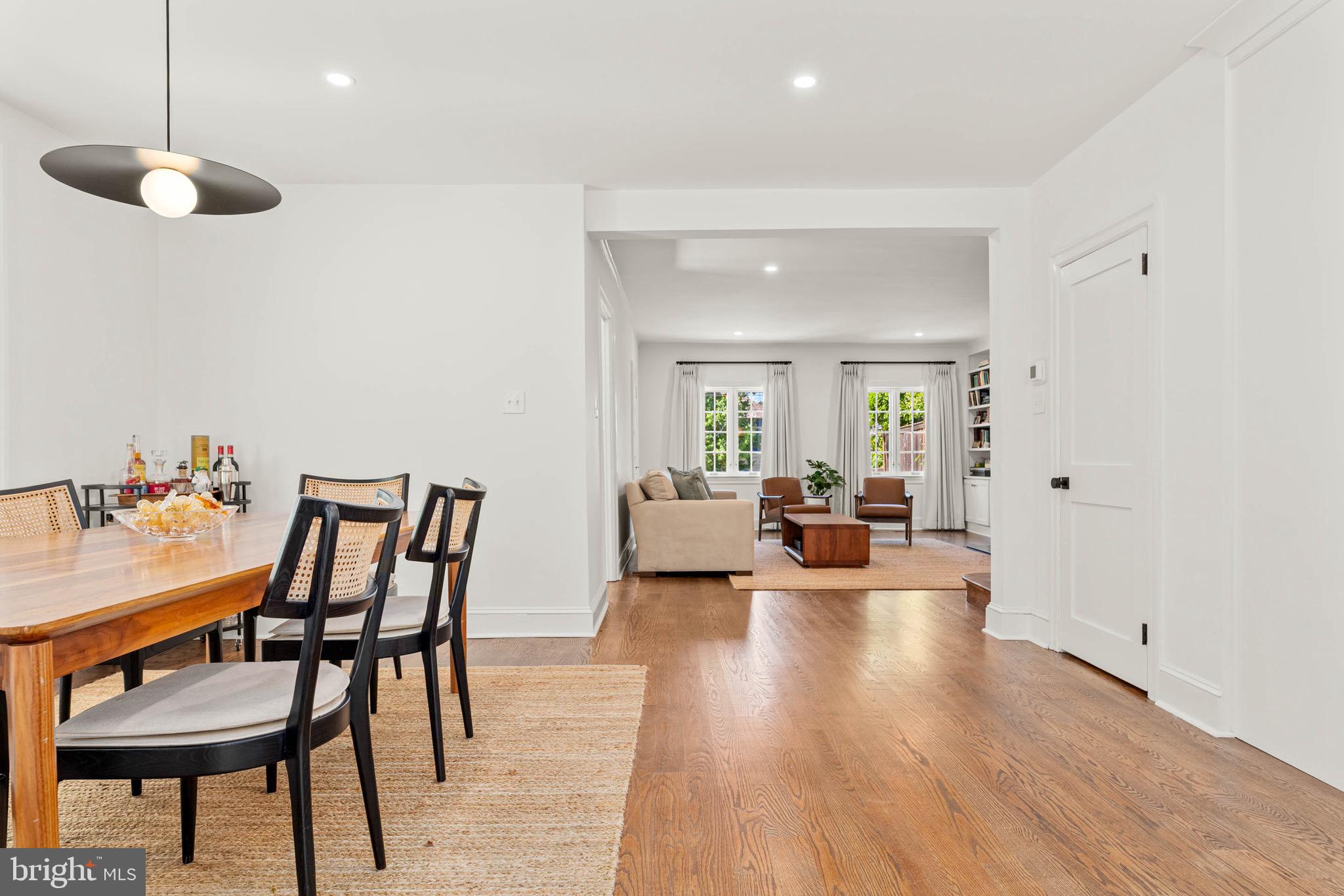 CHESTNUT HILL - Residential