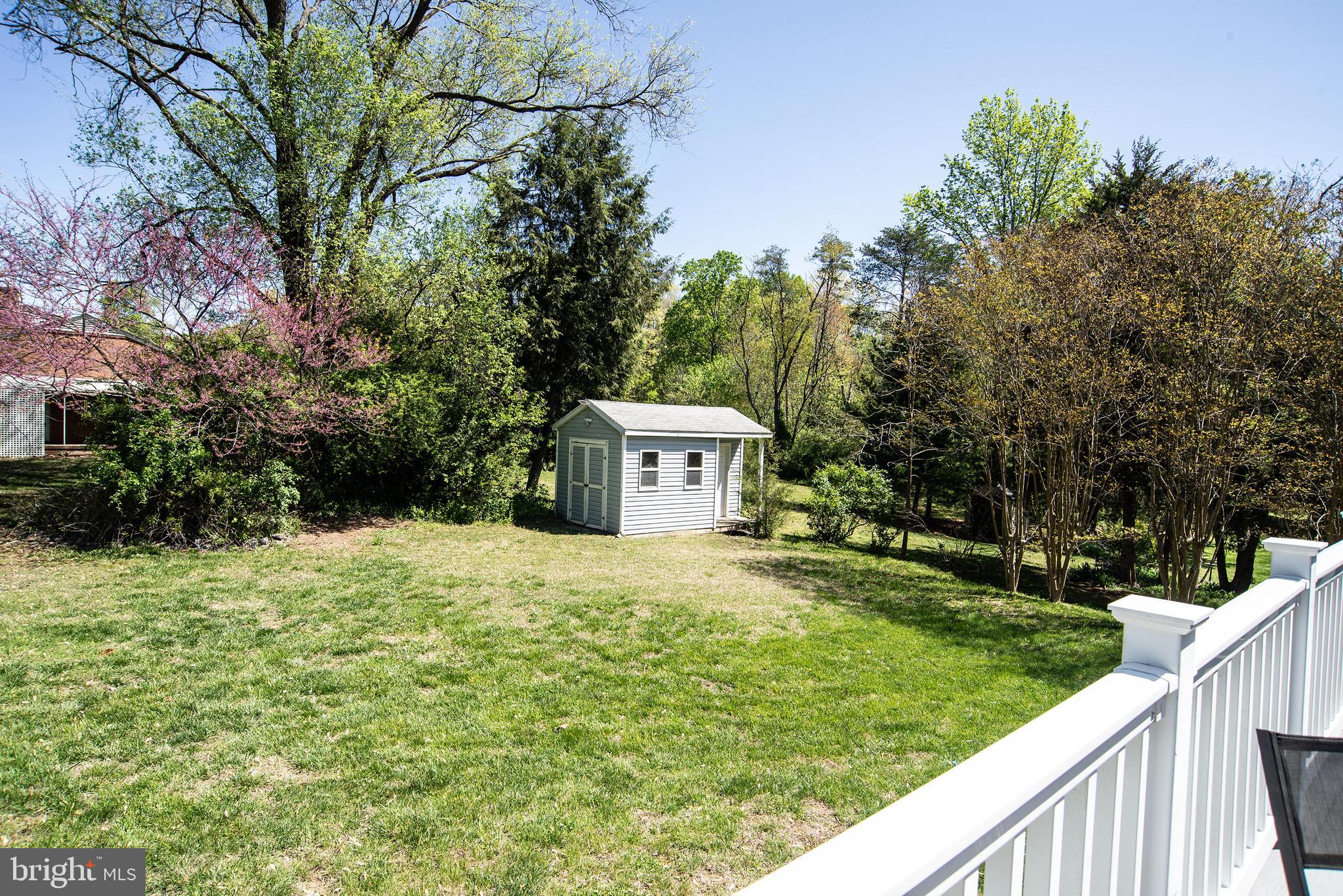 CLAYBURNE WOODS - Residential