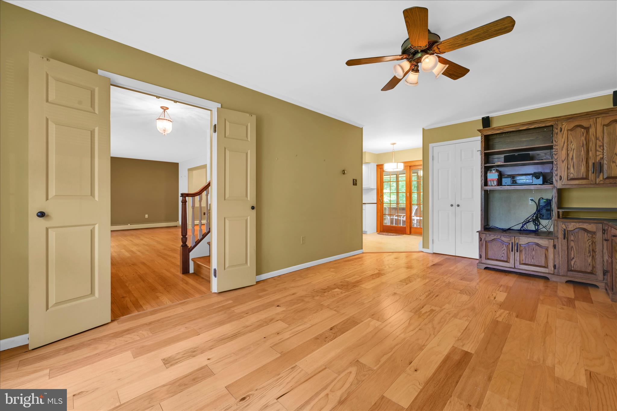 FOREST HILLS - Residential